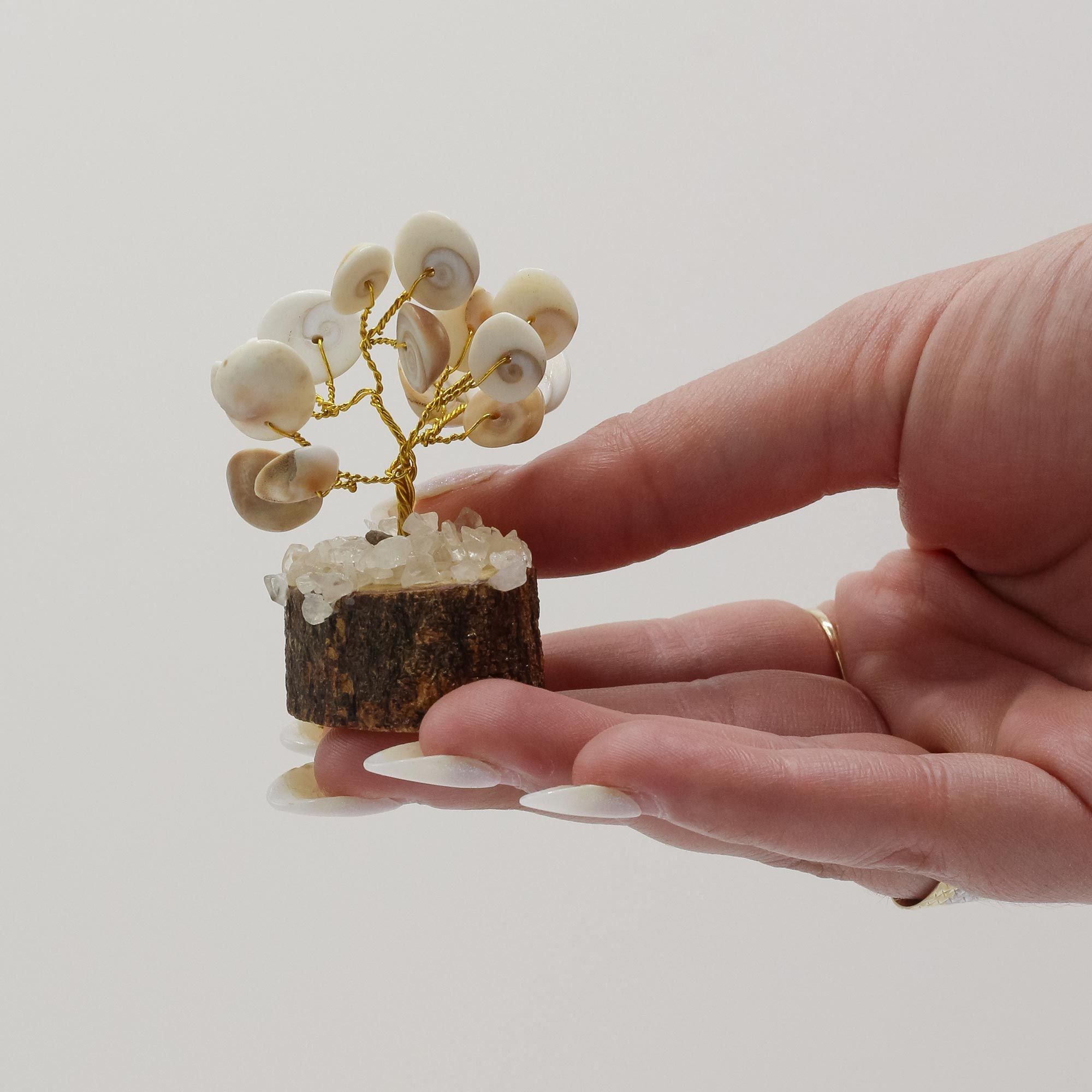 Árvore de Pedra Gomati Chakras Pequena com Rudraksha (15 Pedras)