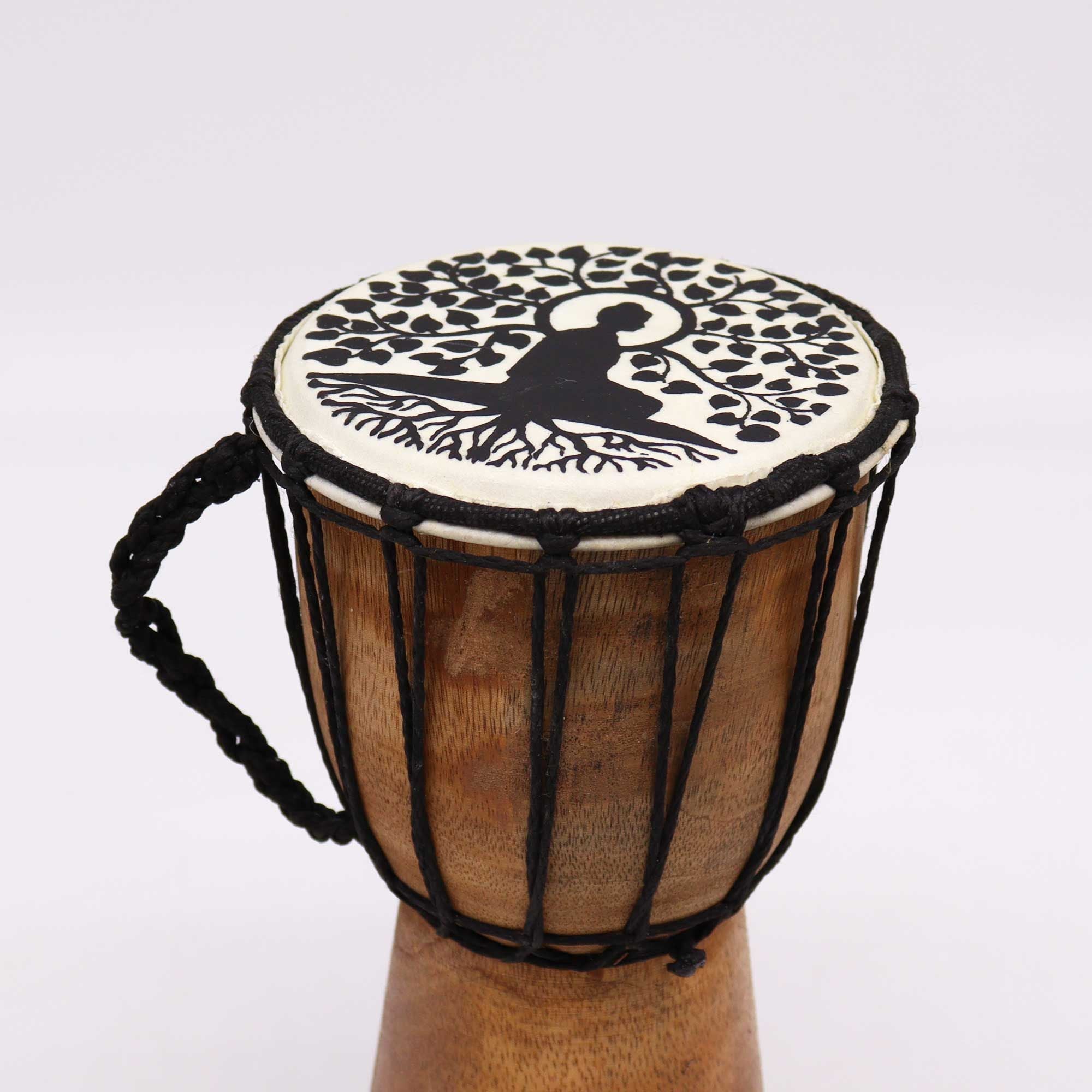Tambor Djembé Artesanal com Pele Larga - 25 cm