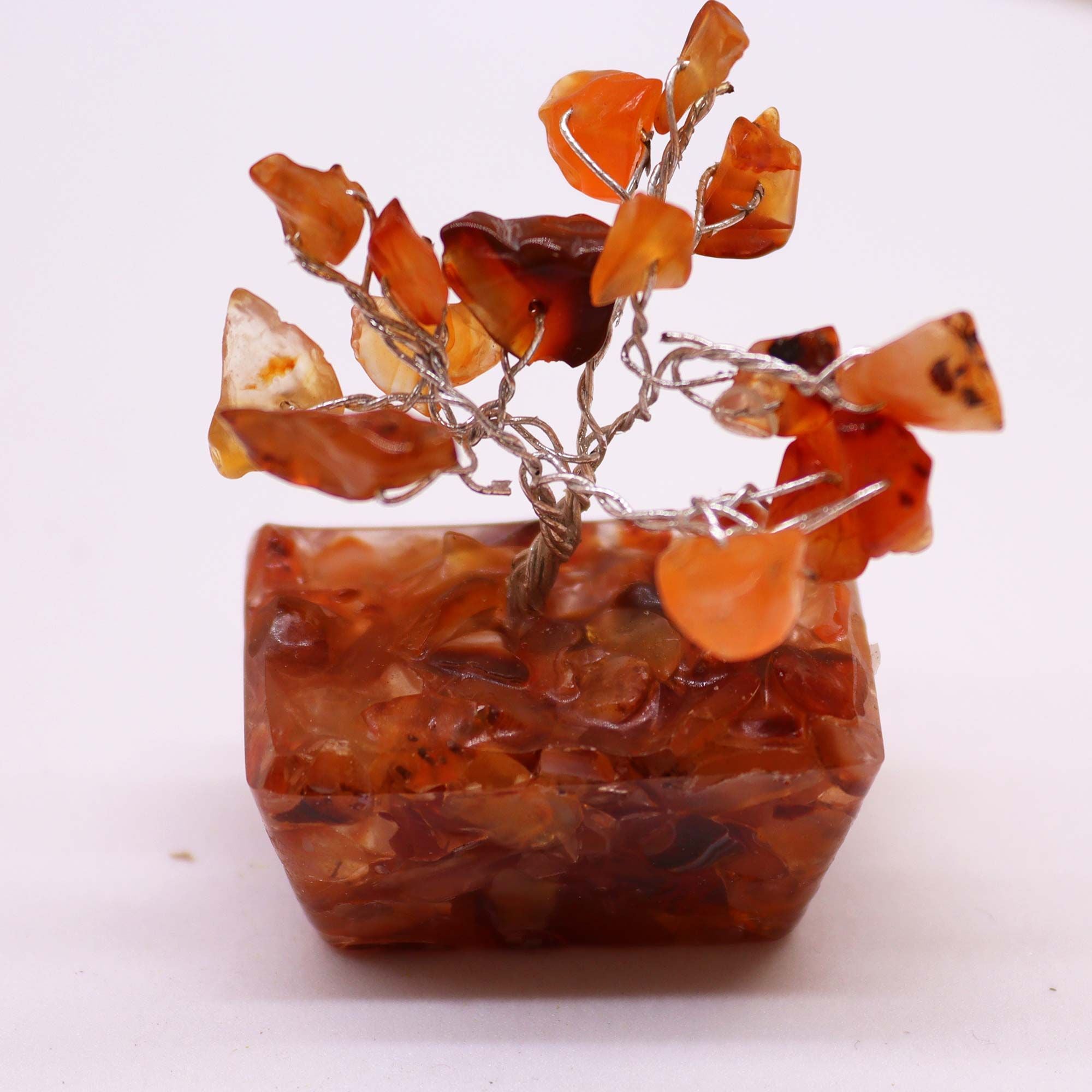 Mini Árvore de Pedras Naturais Base Orgonite Cornalina (15 Pedras)