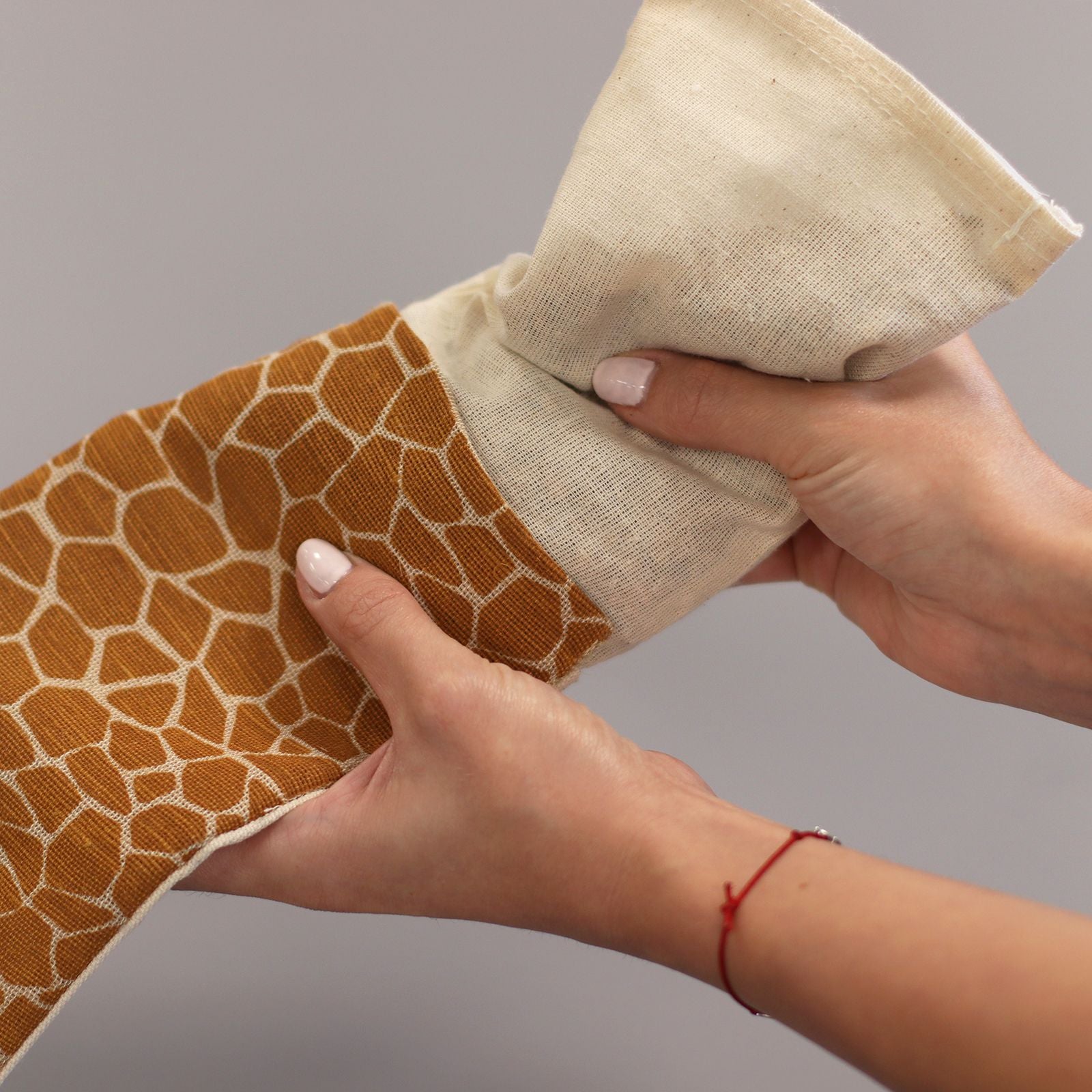 Almofada de Olhos de Trigo com Lavanda em Caixa de Presente - Leopardo Noturno