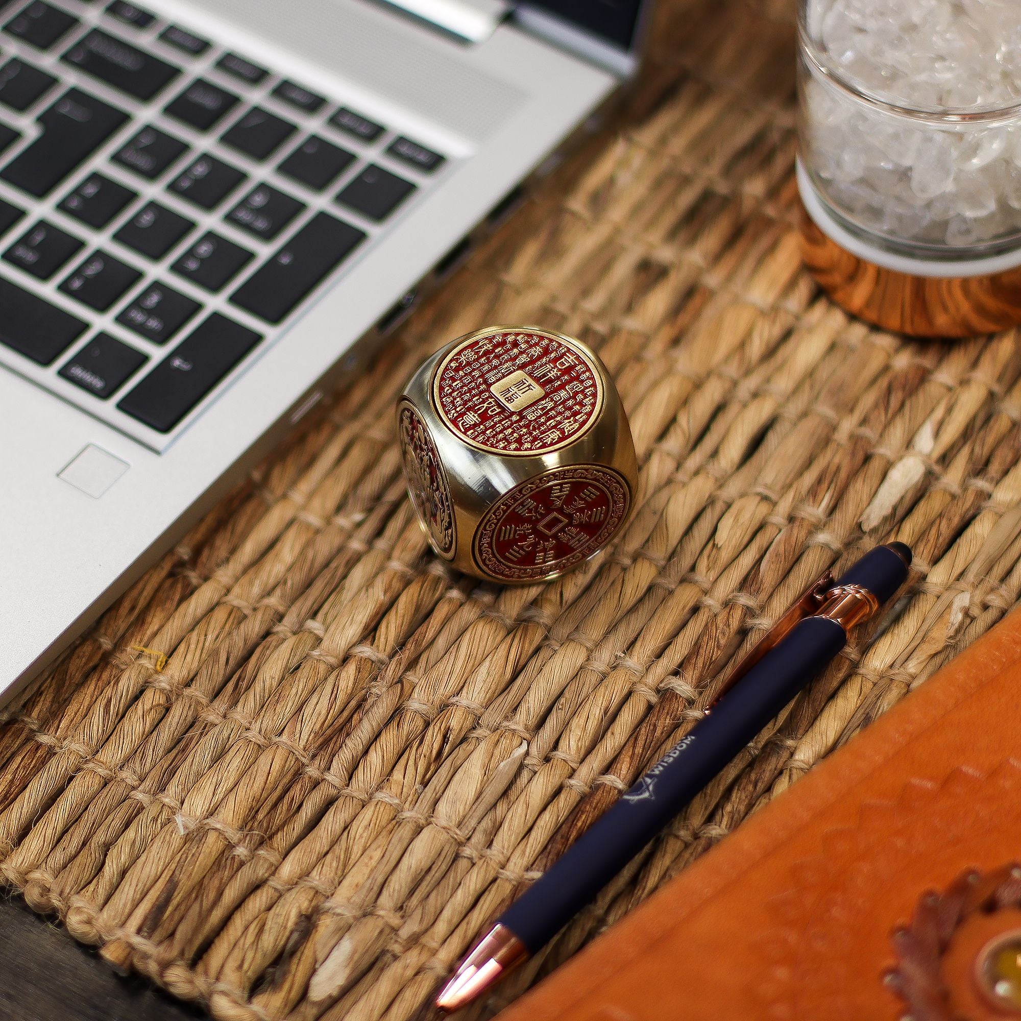 Amuleto Feng Shui – Dados com Símbolos do Zodíaco Tradicional