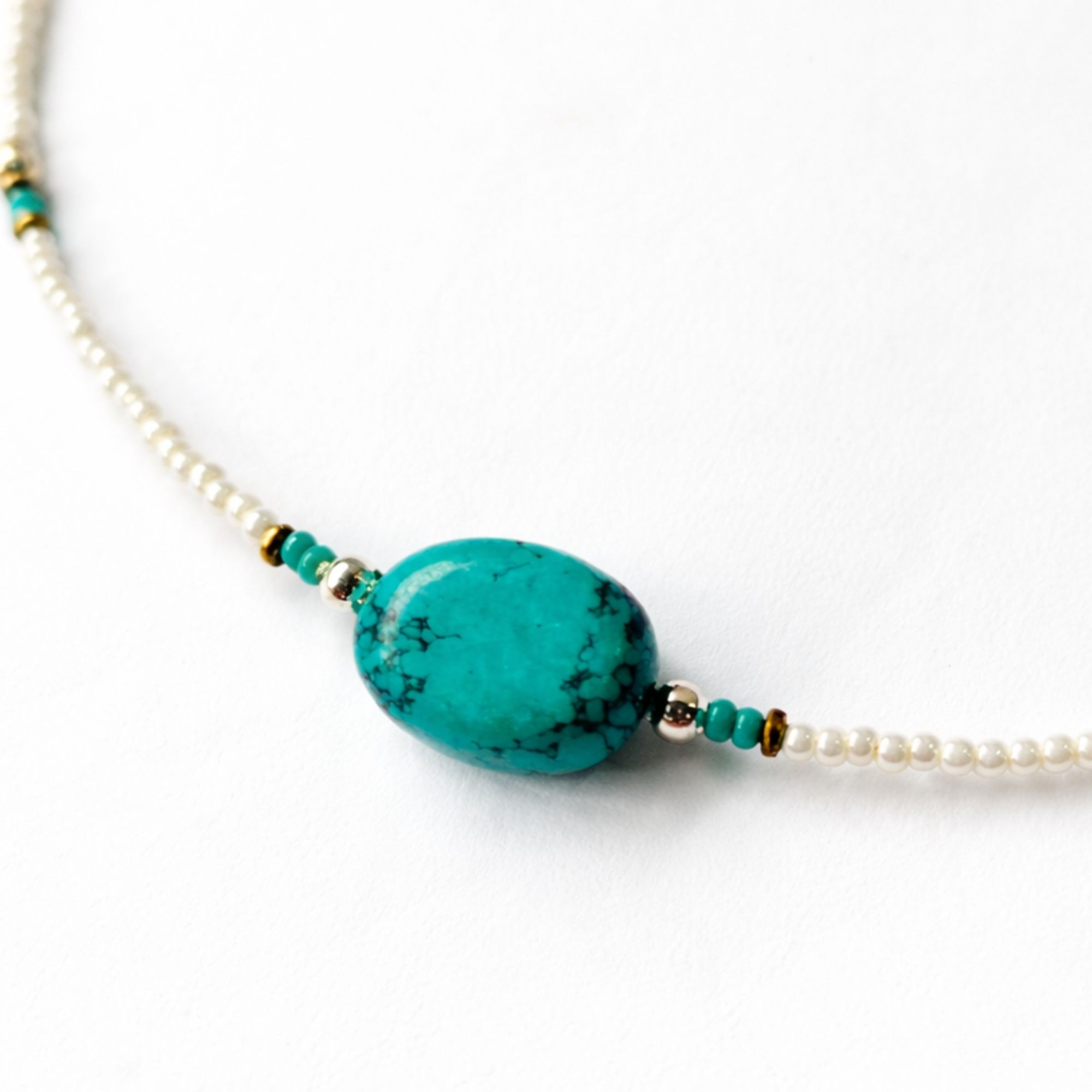 Howlite and Turquoise Nepali Beads Pendant - Necklace (42 cm)