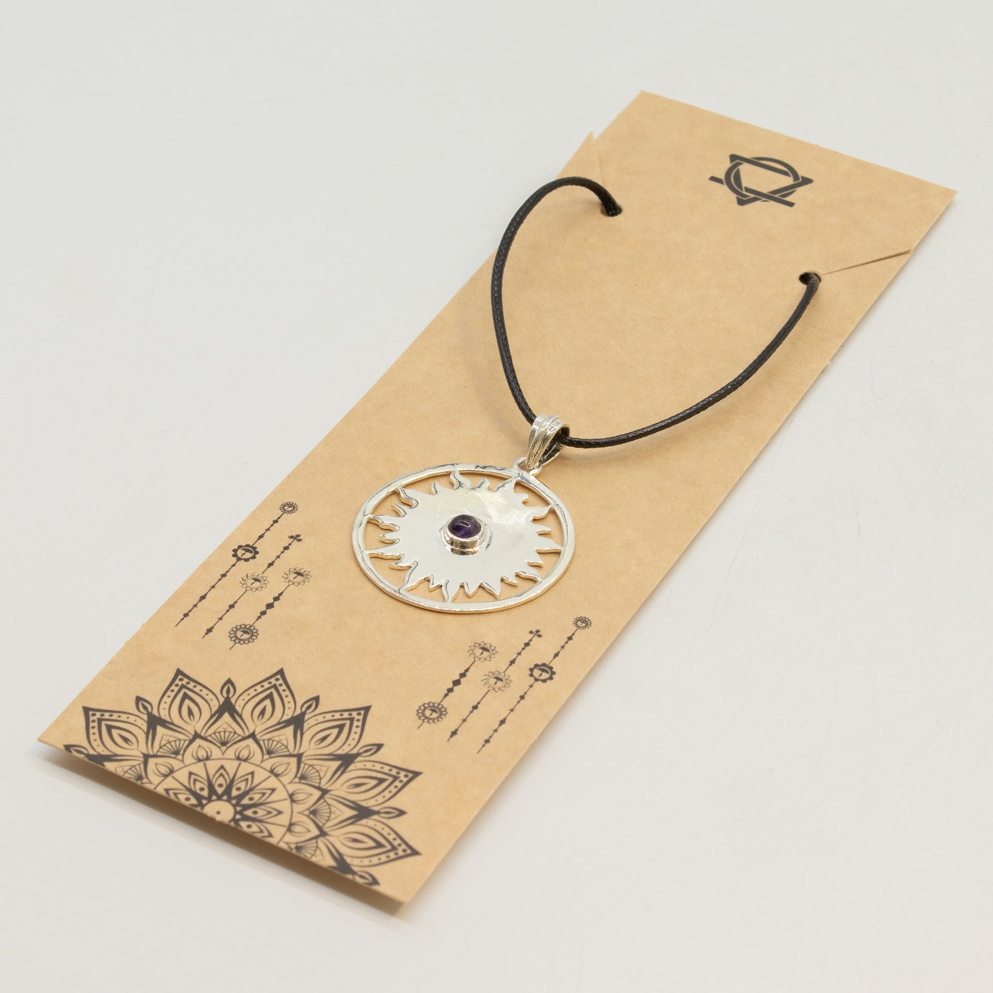 Pendente Devocional Banhado a Prata com Cordão de 45 cm - Sol da Adoração em Ametista