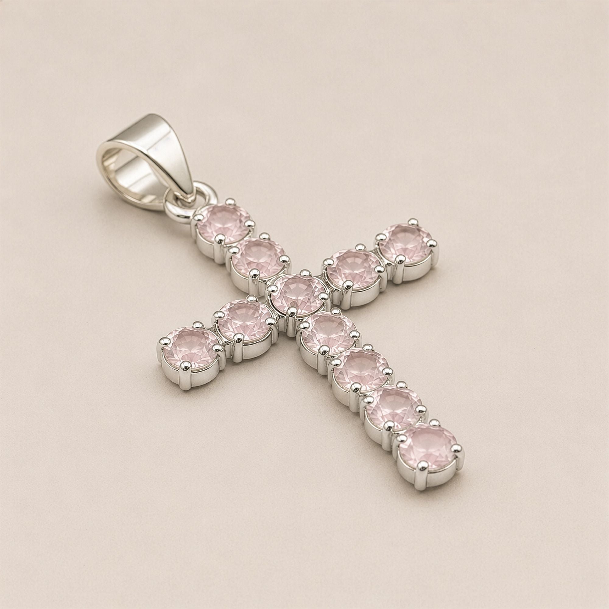 Pendente Devocional Banhado a Prata com Cordão de 45 cm - Crucifixo em Quartzo Rosa