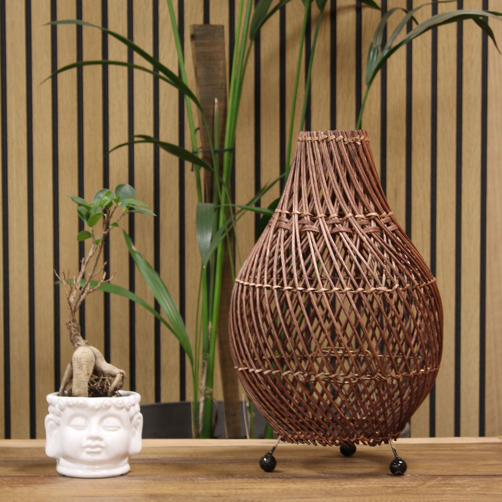Lâmpada de Mesa em Rattan – Castanho Escuro