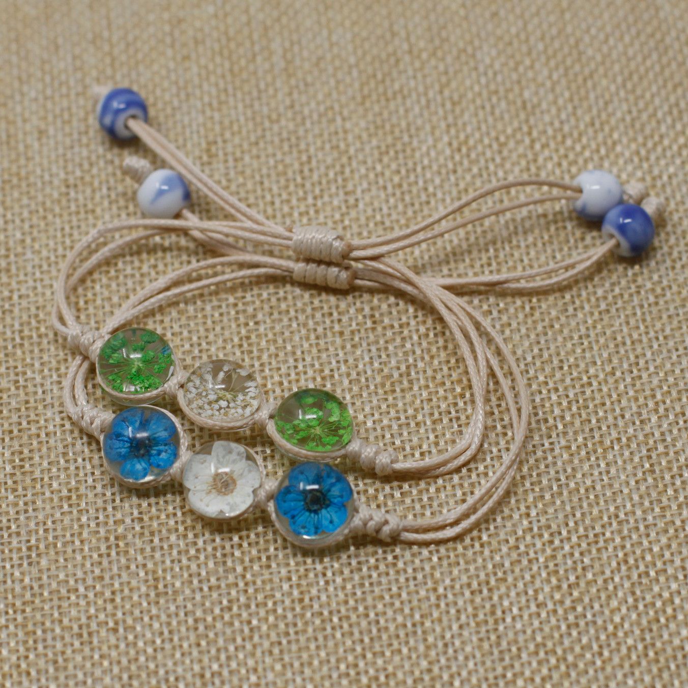 Flores Prensadas - Pulseira de Três Flores