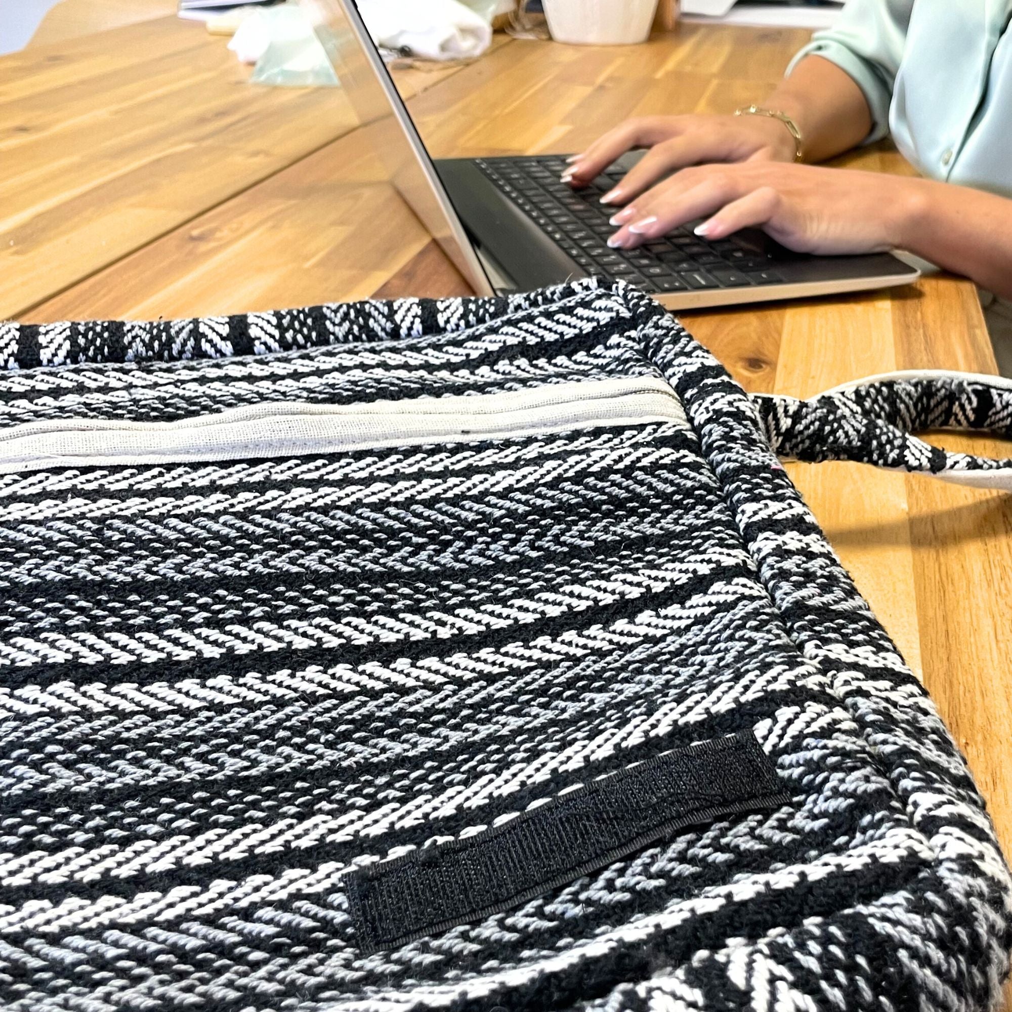 Bolsa para Portátil Soft Banjar - Riscas cinza