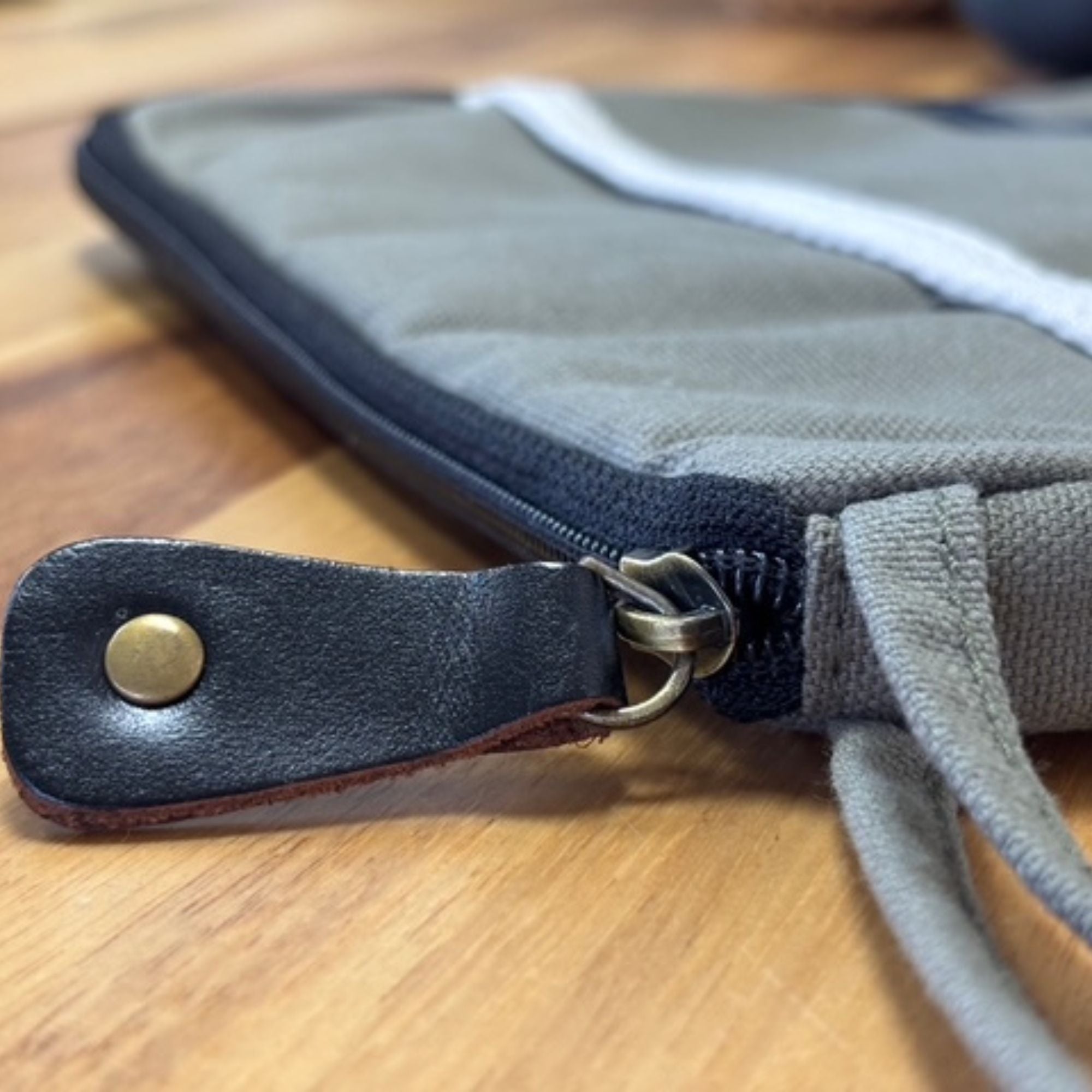 Bolsa de Lona para Portátil Hop Hare - Oliva
