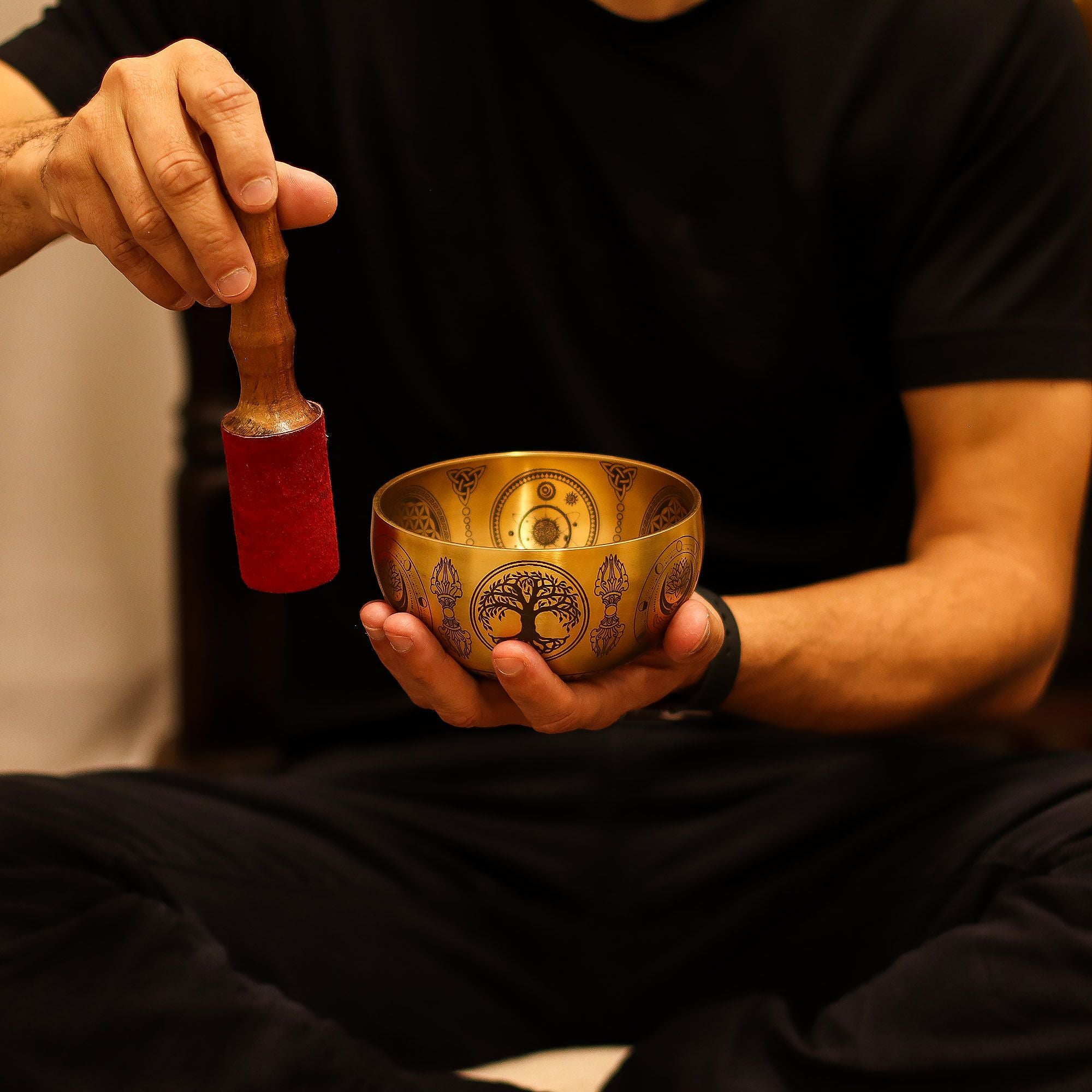 Cuencos Tibetanos Buda Grabados en Latón Puro – Juego de 4