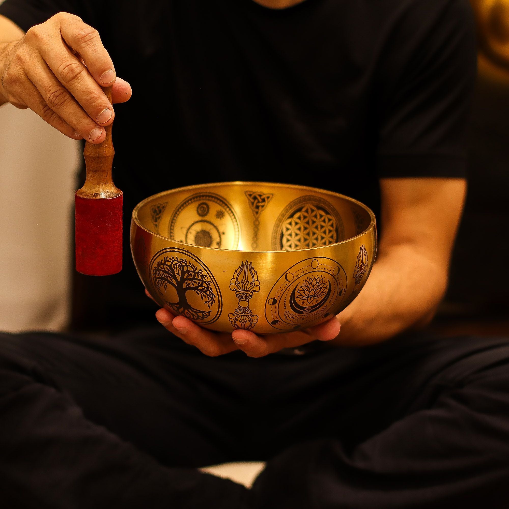 Cuencos Tibetanos Buda Grabados en Latón Puro – Juego de 4