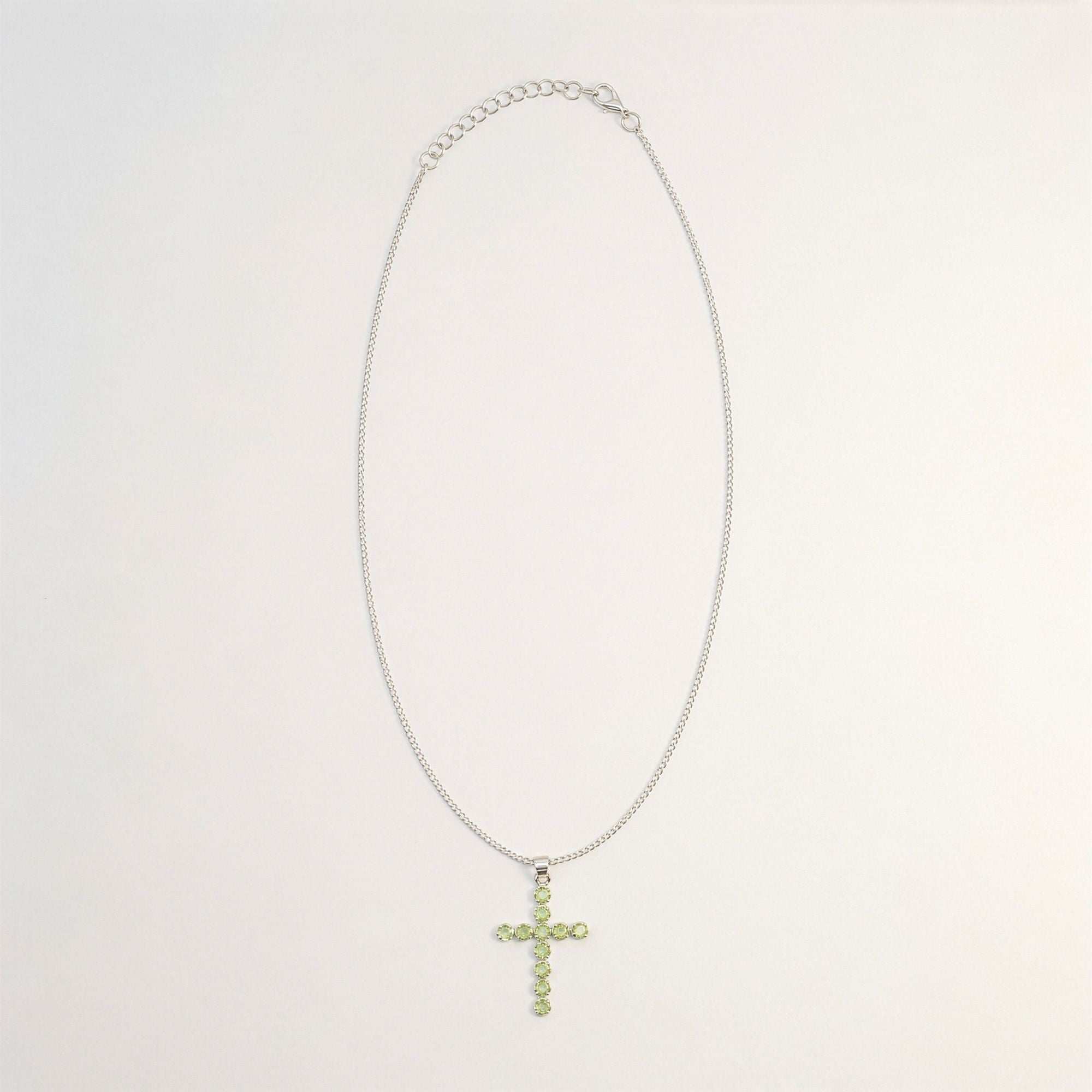 Pendente Devocional Banhado a Prata com Cordão de 45 cm - Crucifixo em Peridoto