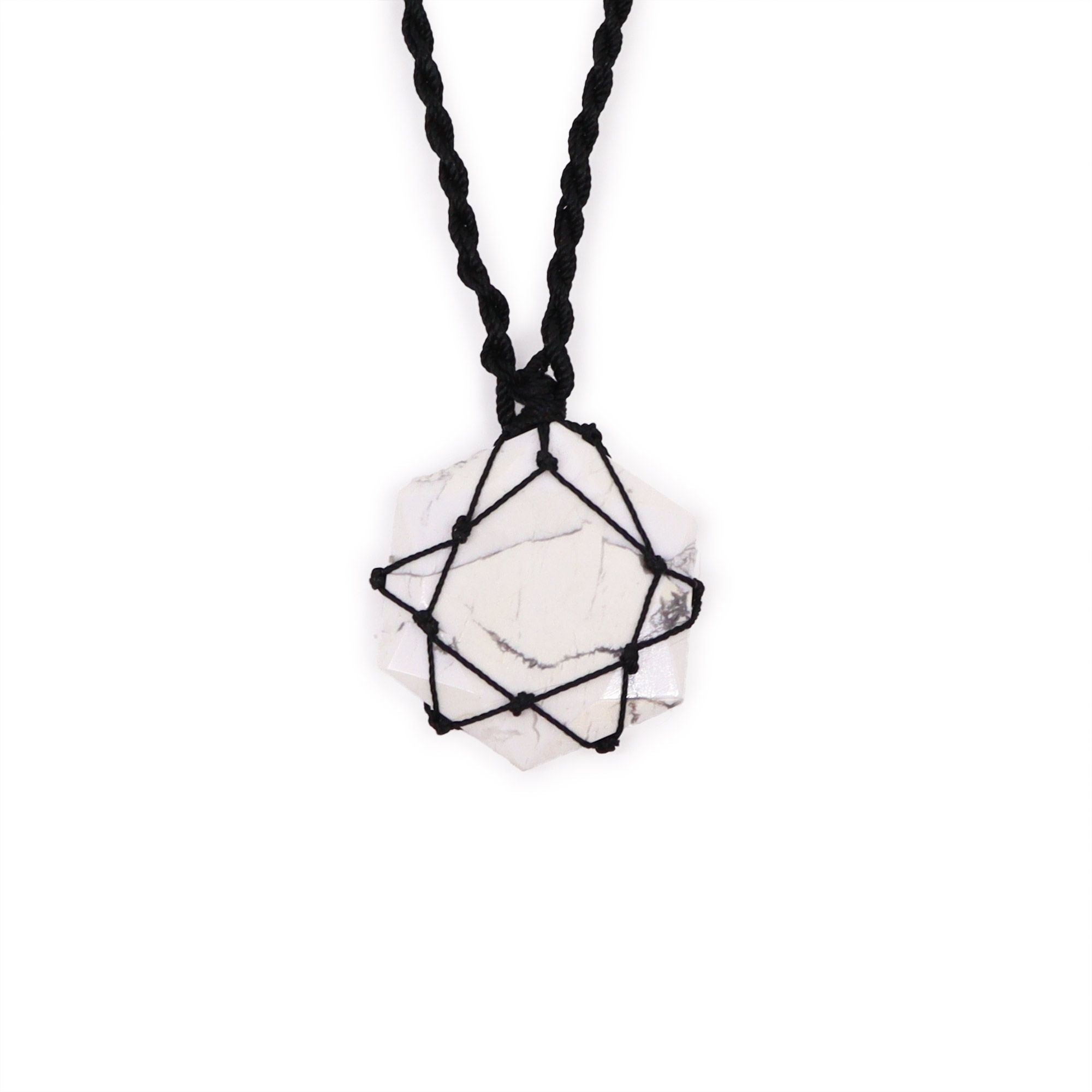Pendente Hexagonal de Pedras Preciosas Entrelaçadas - Howlite Branca