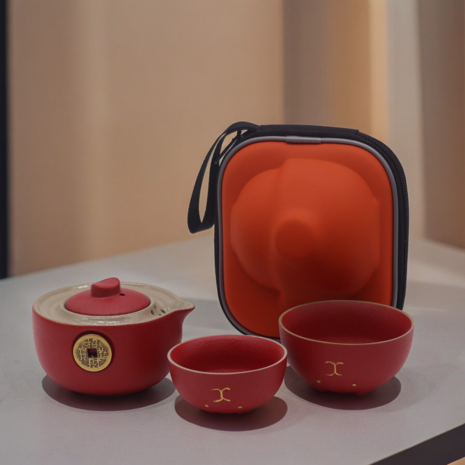 Conjunto de Bule Gato da Sorte – Duas Chávenas e Estojo de Viagem – Vermelho