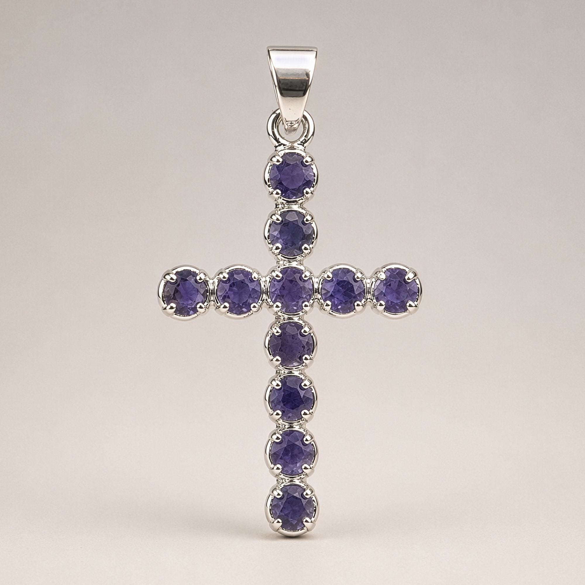 Pendente Devocional Banhado a Prata com Cordão de 45 cm - Crucifixo em Iolite