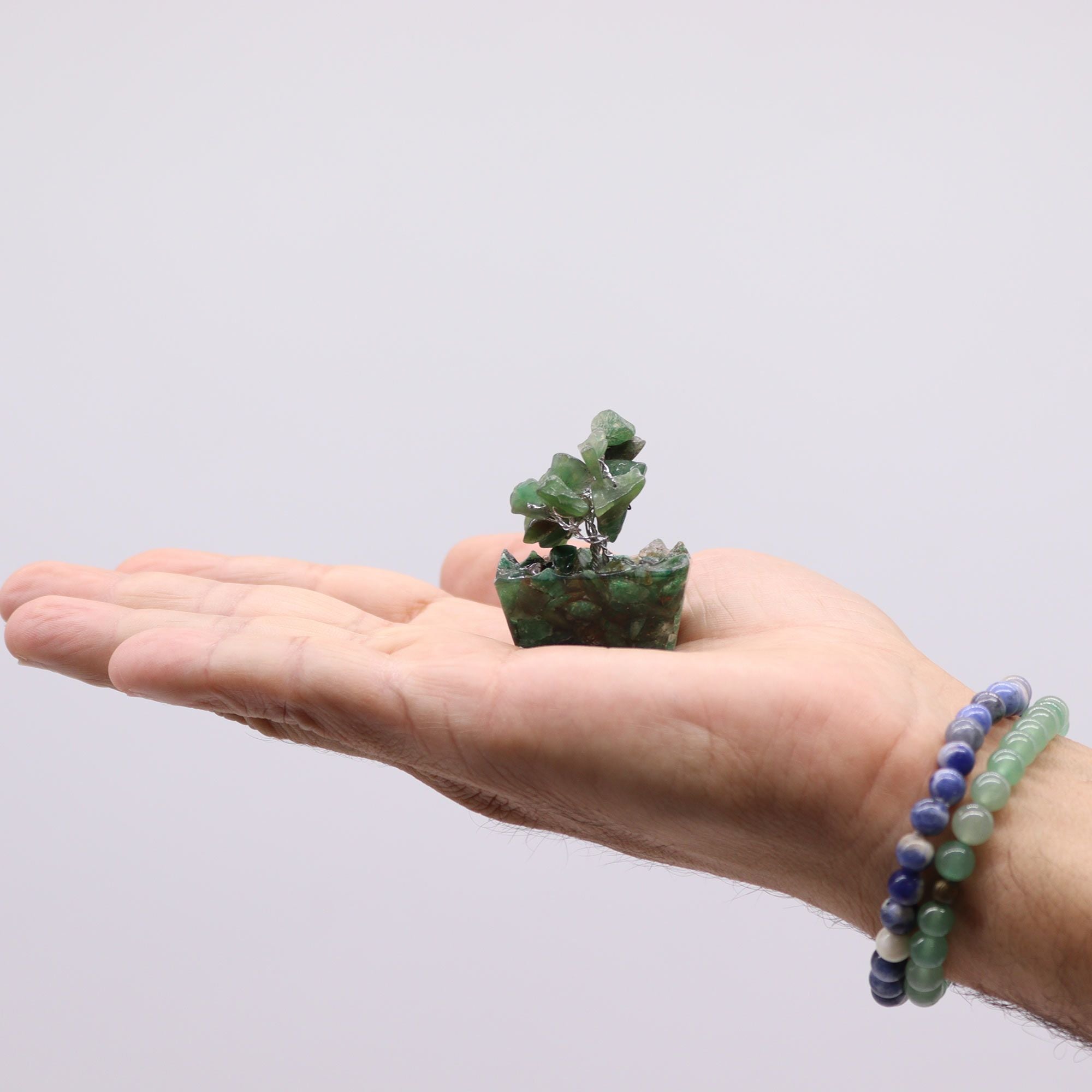 12 Mini Árboles de Piedras Naturales Base Orgonita Mezcla Surtida (15 Piedras)