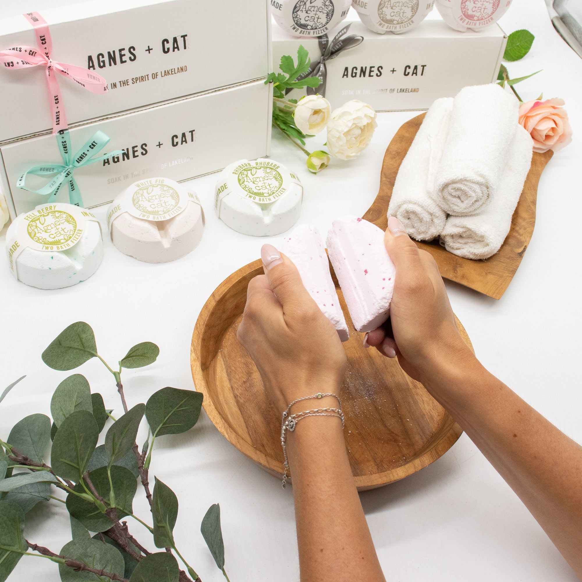 Conjunto Efervescentes de Banho Fragrâncias de Assinatura Agnes + Cat
