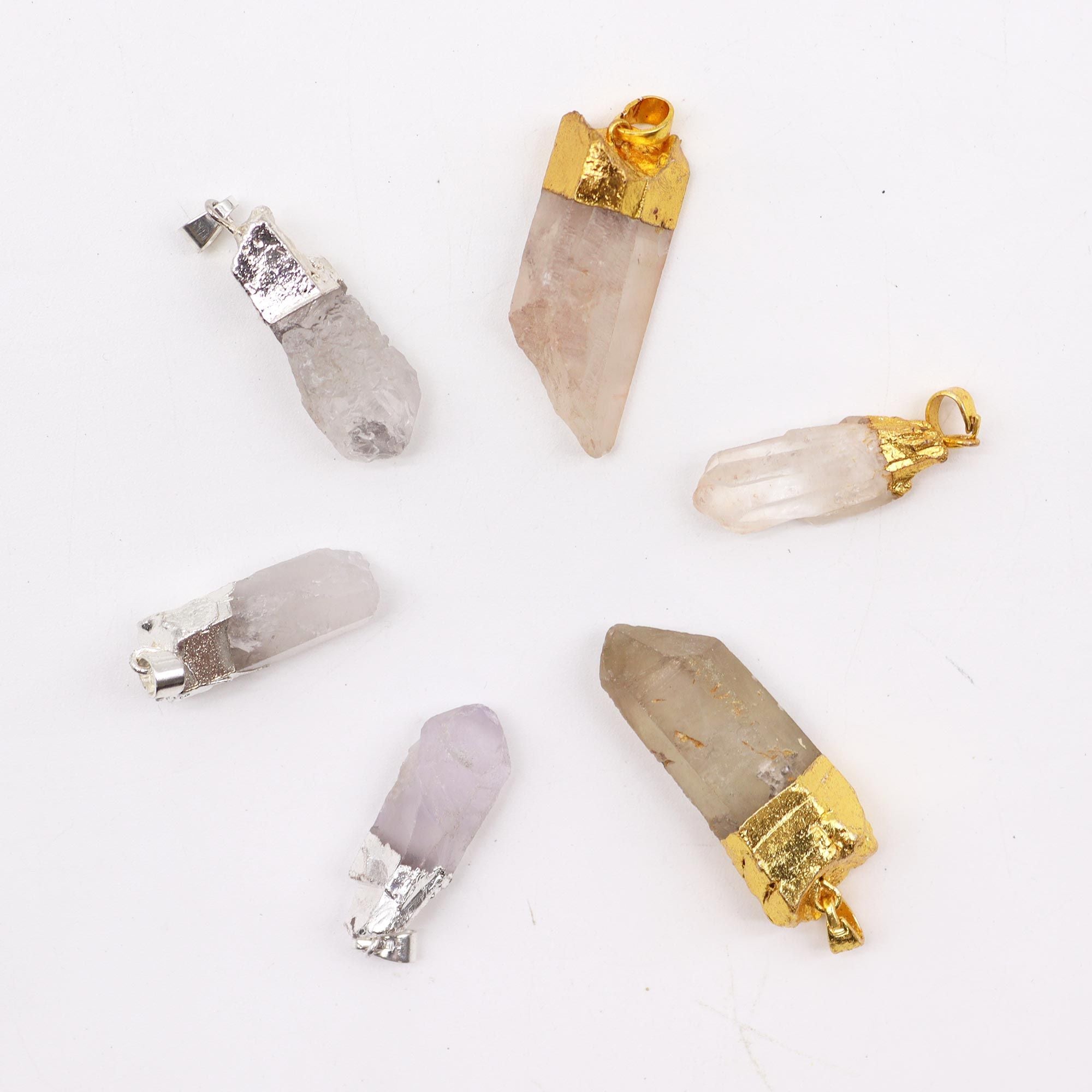 Pendentes de Quartzo Transparente Banhados a Ouro e Prata (6 unidades sortidas)
