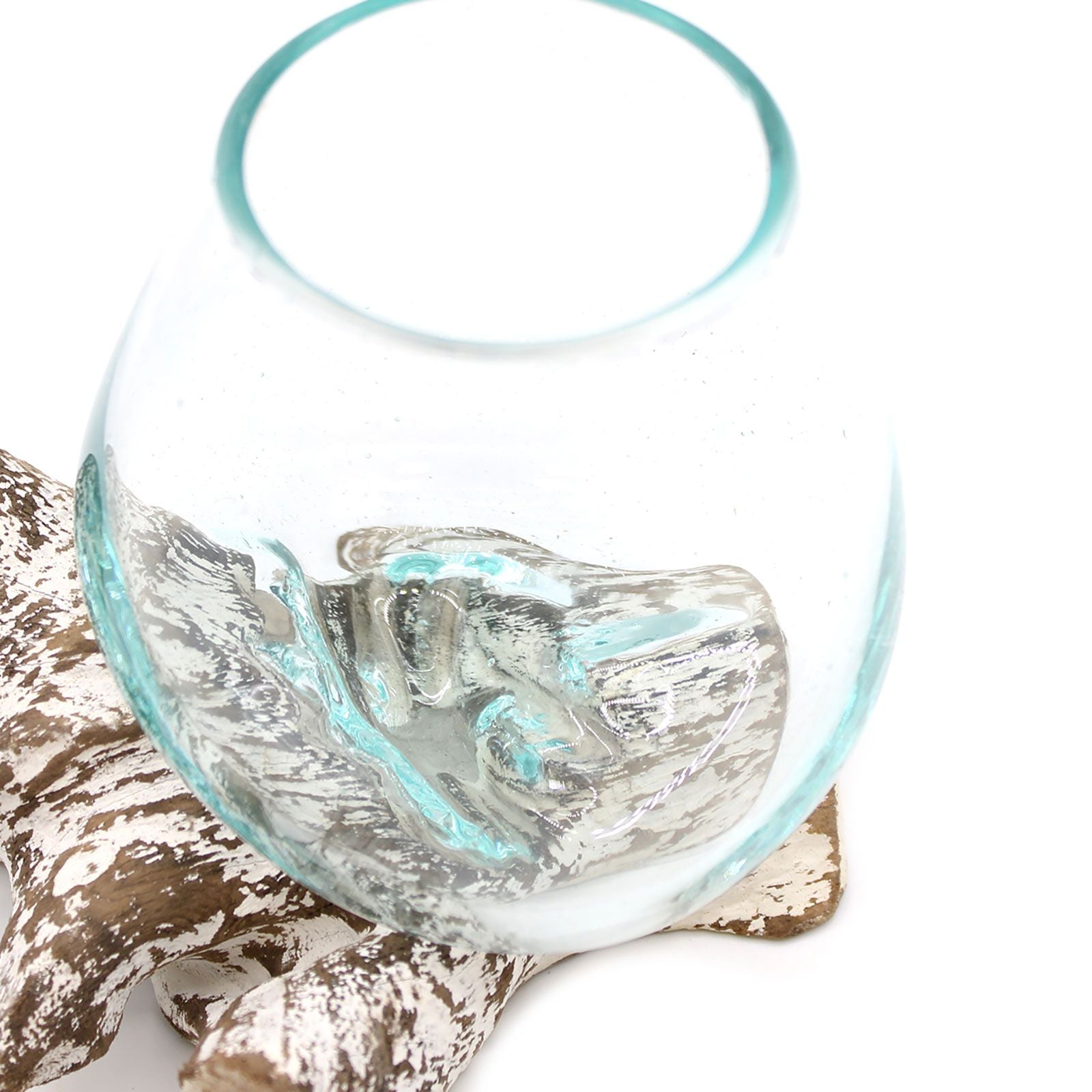 Taça Pequena em Vidro Fundido sobre Madeira Branqueada