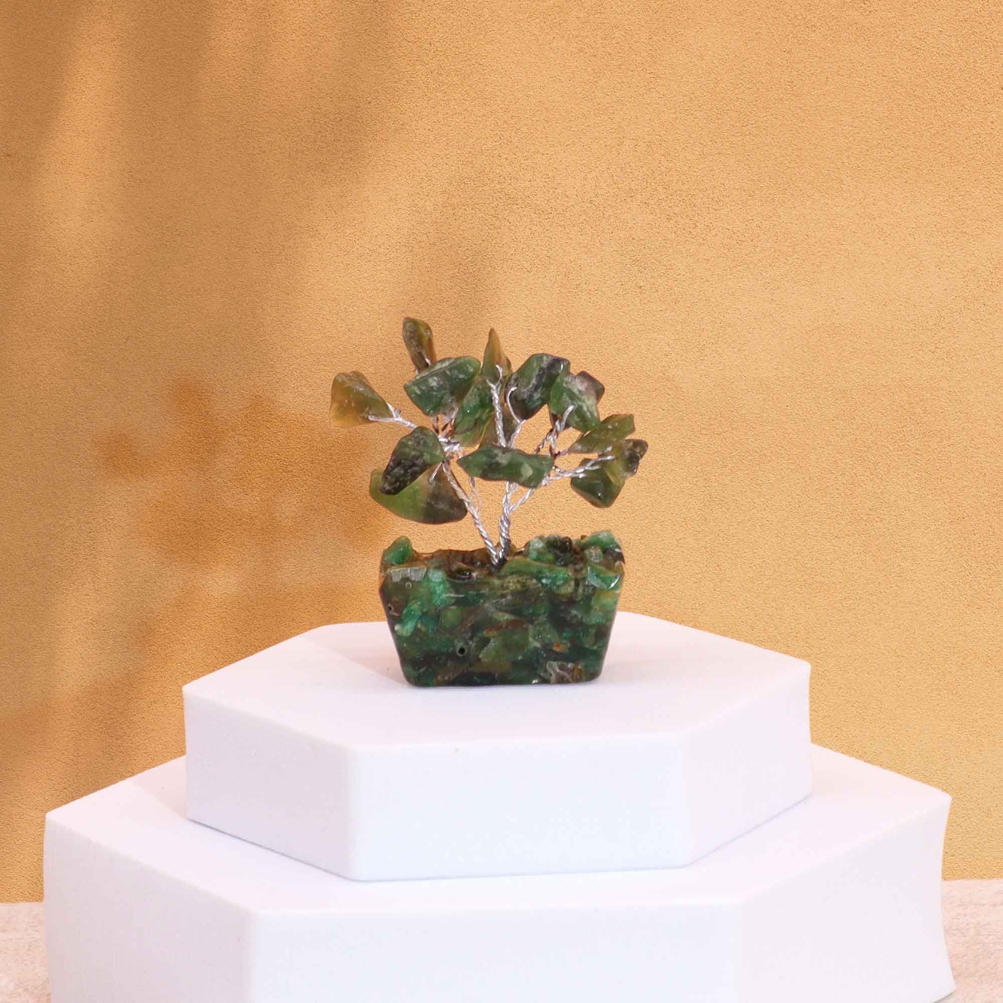 Mini Árvore de Pedras Naturais Base Orgonite Aventurina Verde (15 Pedras)