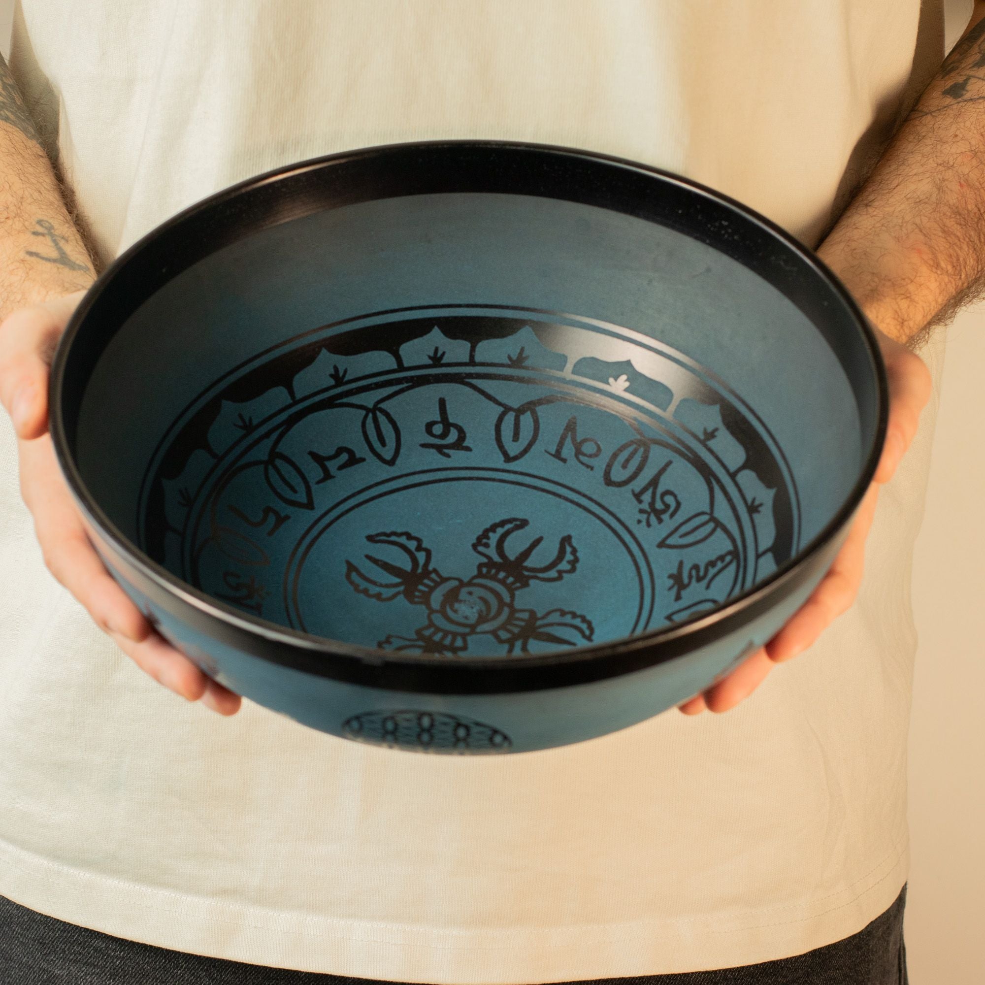 Cuenco tibetano grande de aluminio – Diseño tibetano doble Dorje – Azul