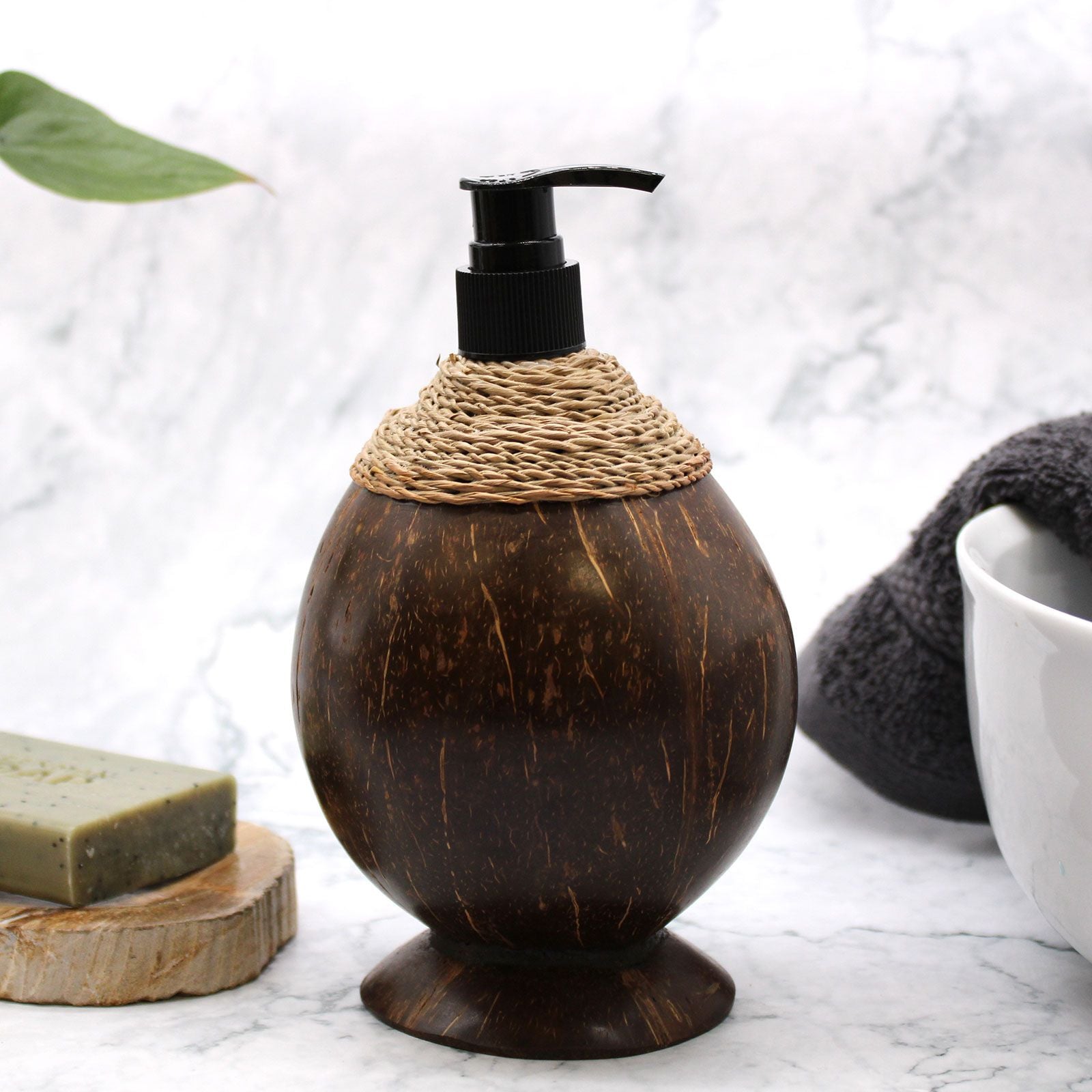 Dispensador de Sabonete em Coco Natural