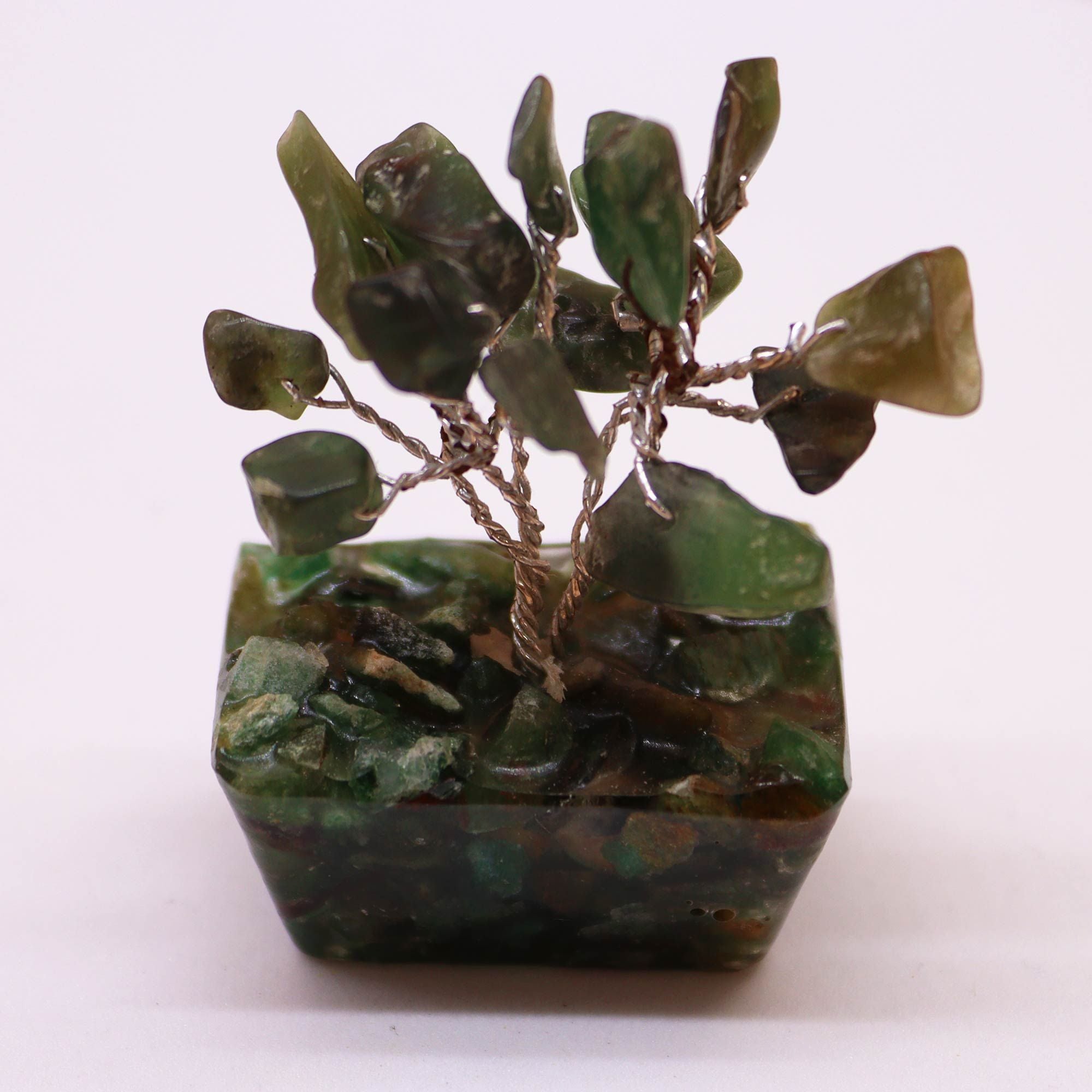 Mini Árvore de Pedras Naturais Base Orgonite Aventurina Verde (15 Pedras)