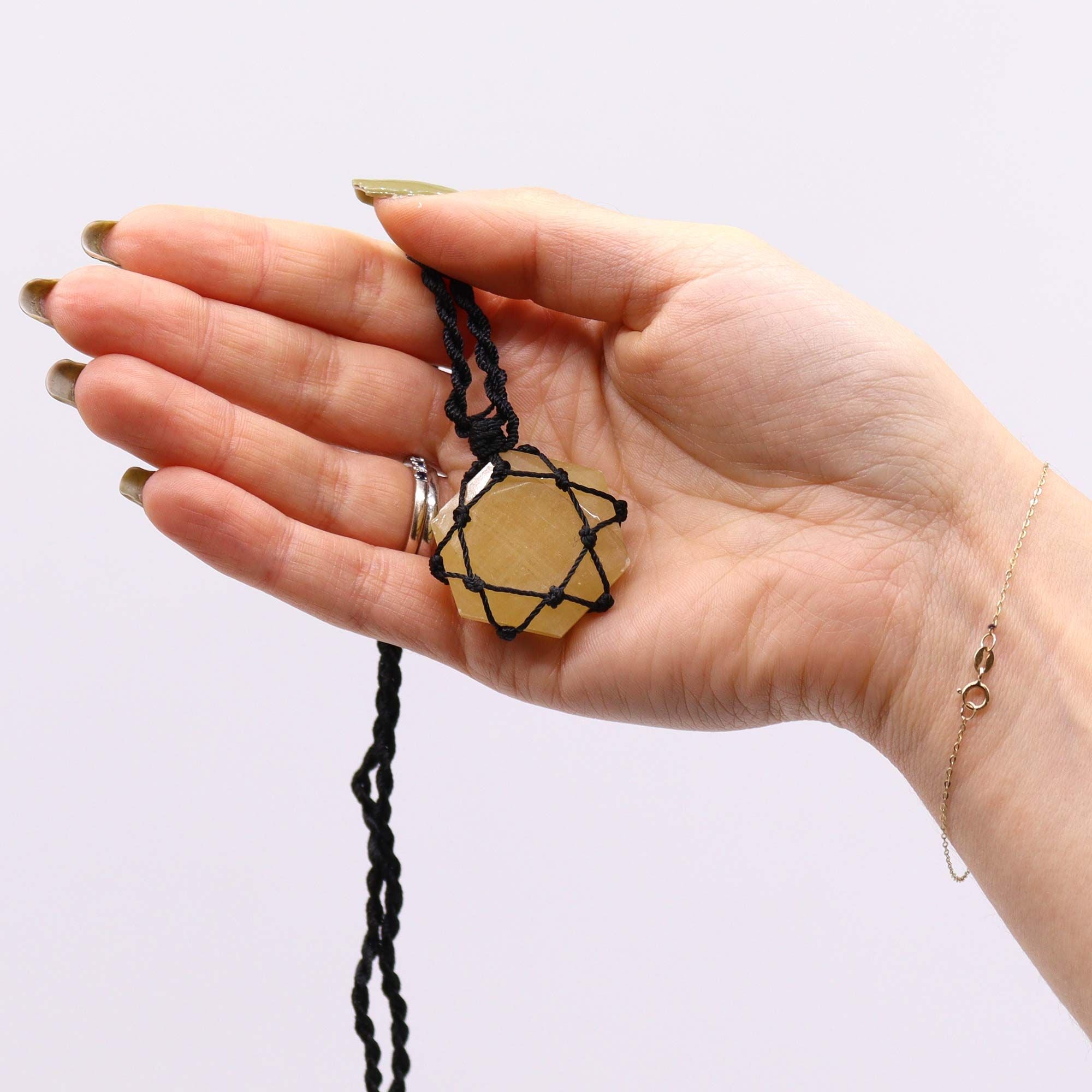 Pendente Hexagonal de Pedras Preciosas Entrelaçadas - Quartzo Amarelo