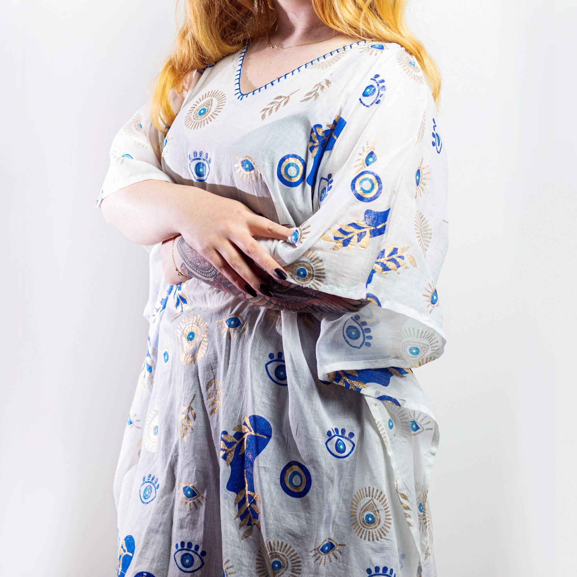 Kaftan Nomad Sari Mediterrâneo - Olho Turco Branco, Azul e Dourado