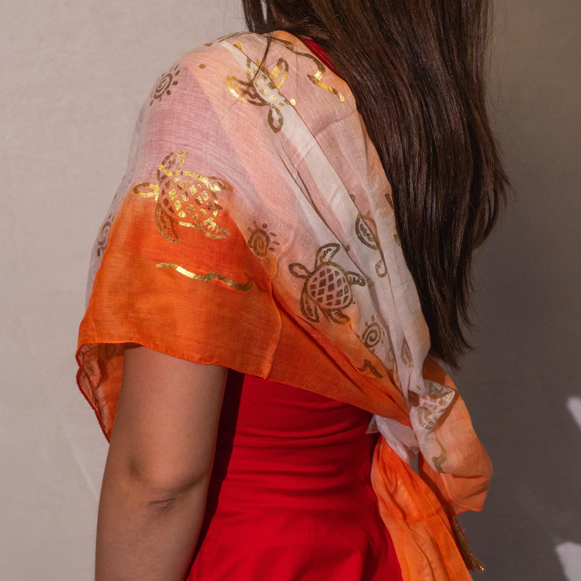 Lenço Nomad Sari Verão Tartarugas - Coral - 180x50 cm