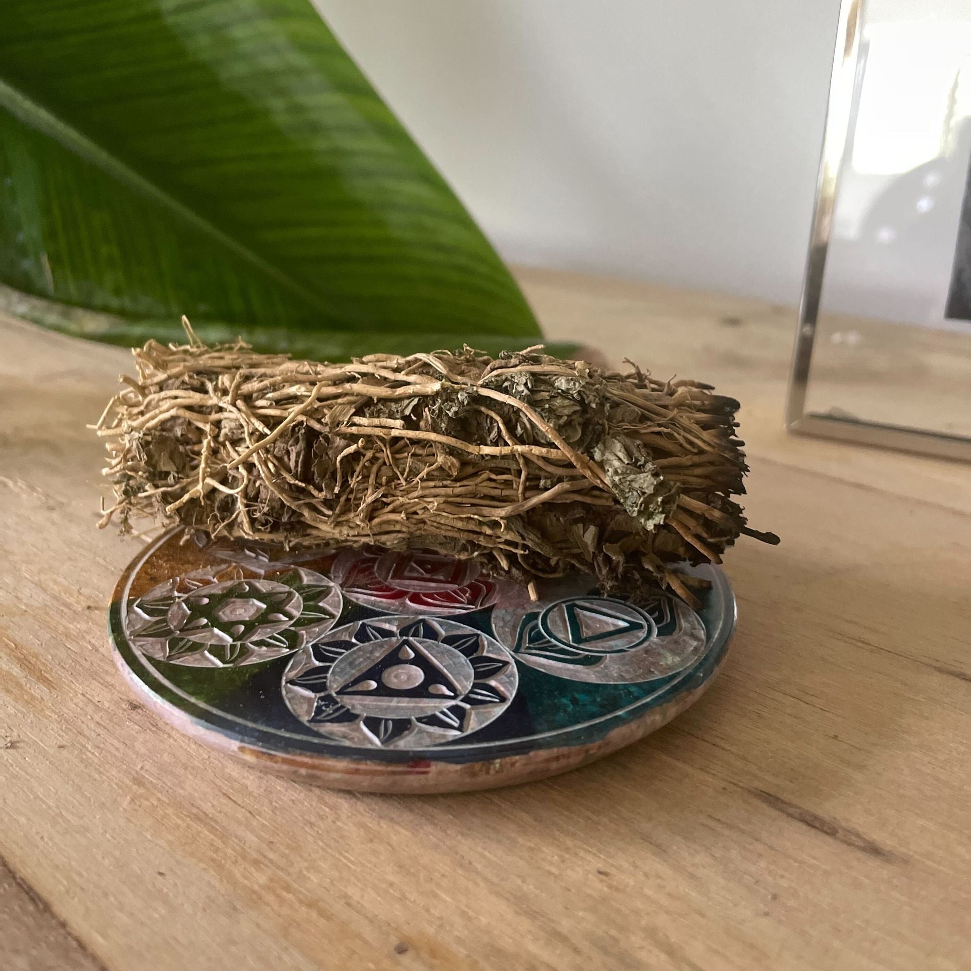 Suporte de Incenso em Disco de Esteatite para Cone Sete Chakras