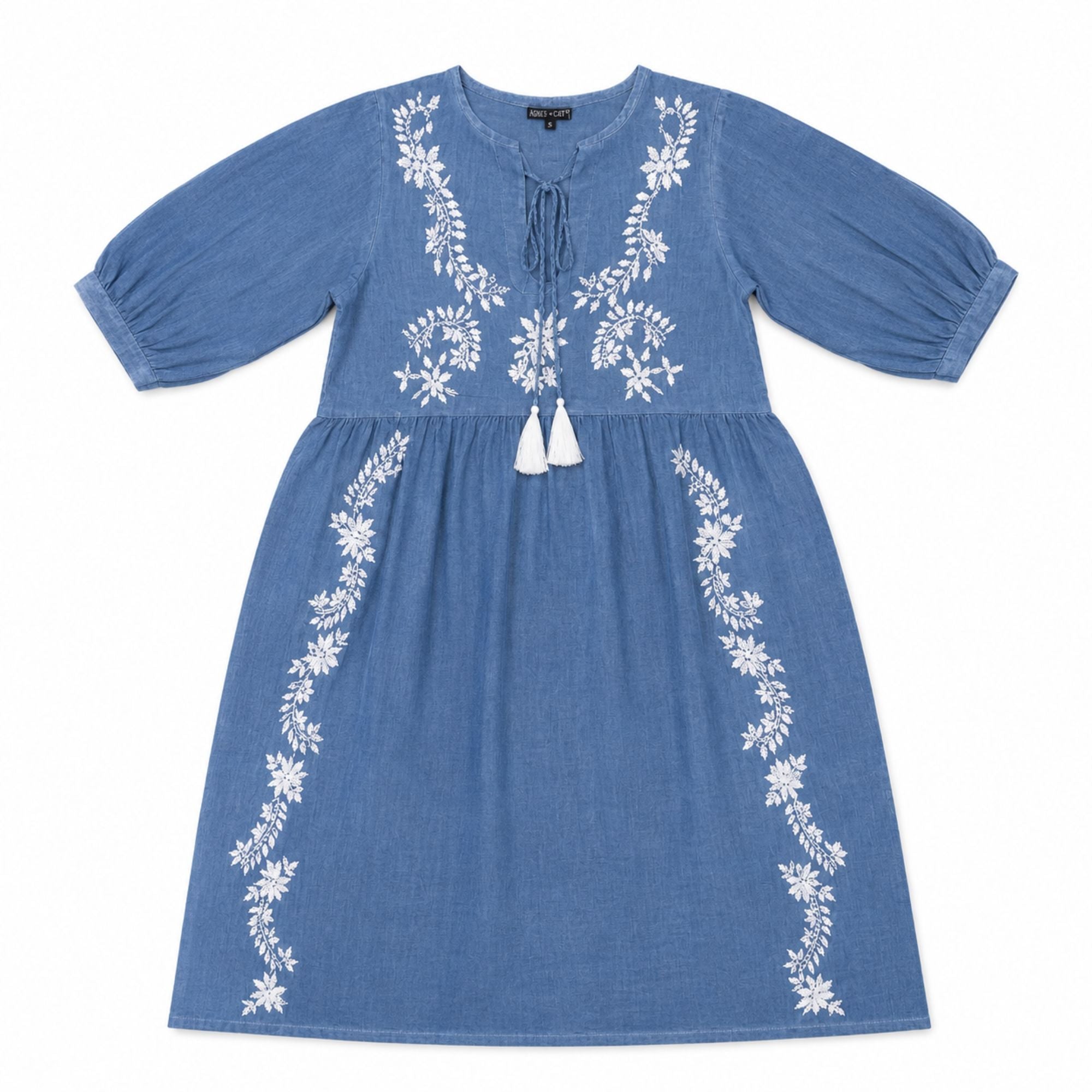 Vestido Nomad Sari Azul Acinzetado com Bordado & Franjas