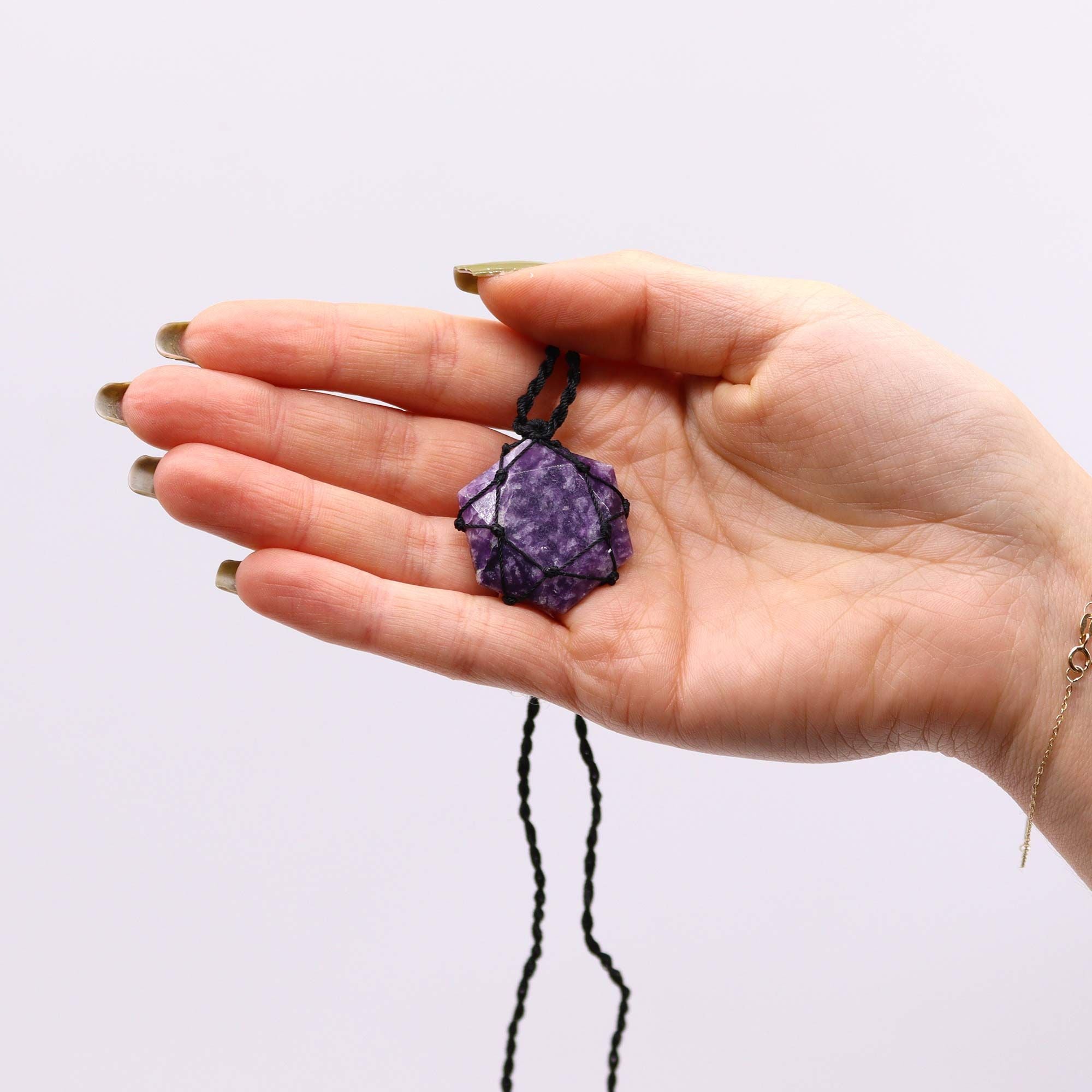 Pendente Hexagonal de Pedras Preciosas Entrelaçadas - Lepidolita