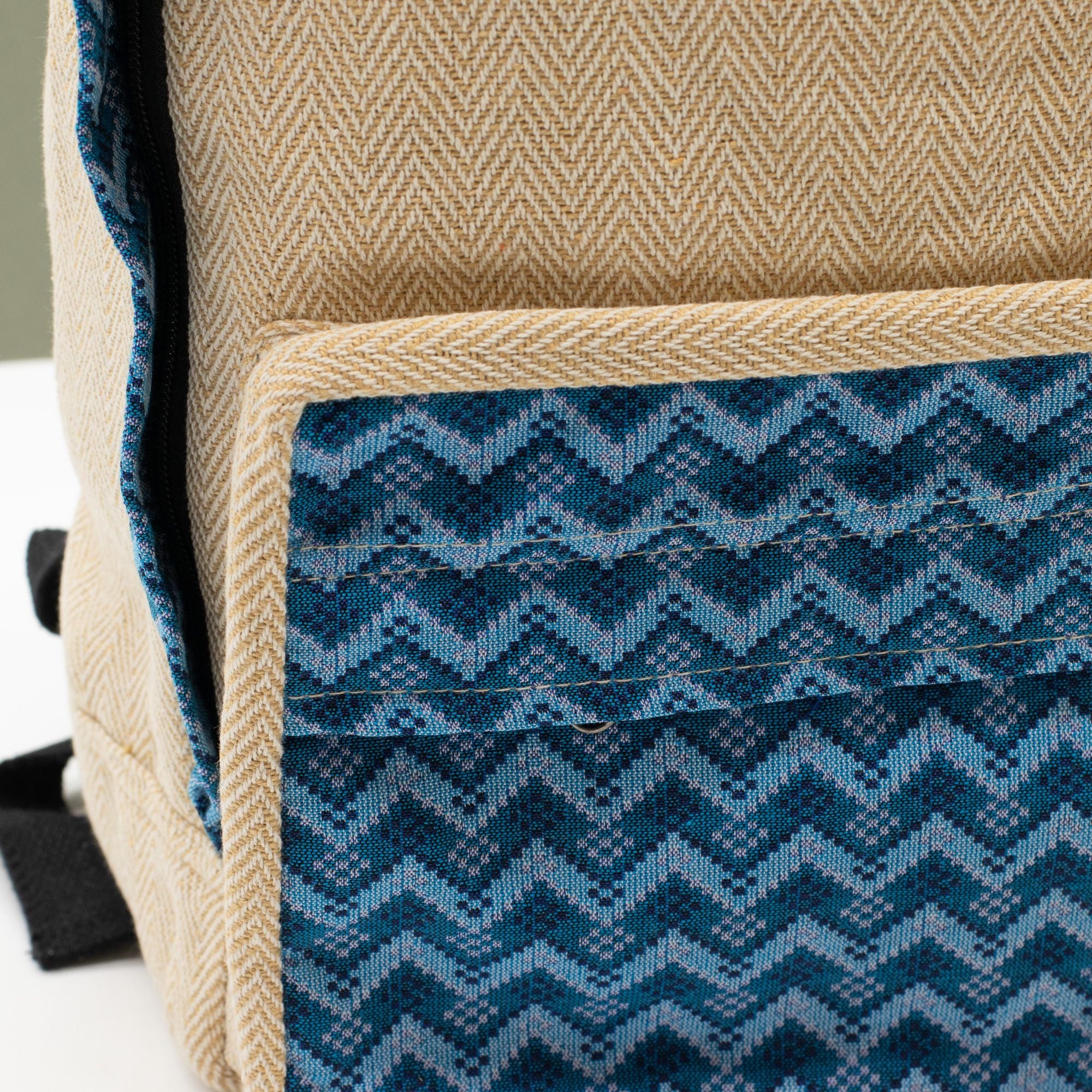 Mochila Grande de Katmandu Design Dhaka (39 x 28 x 13 cm)