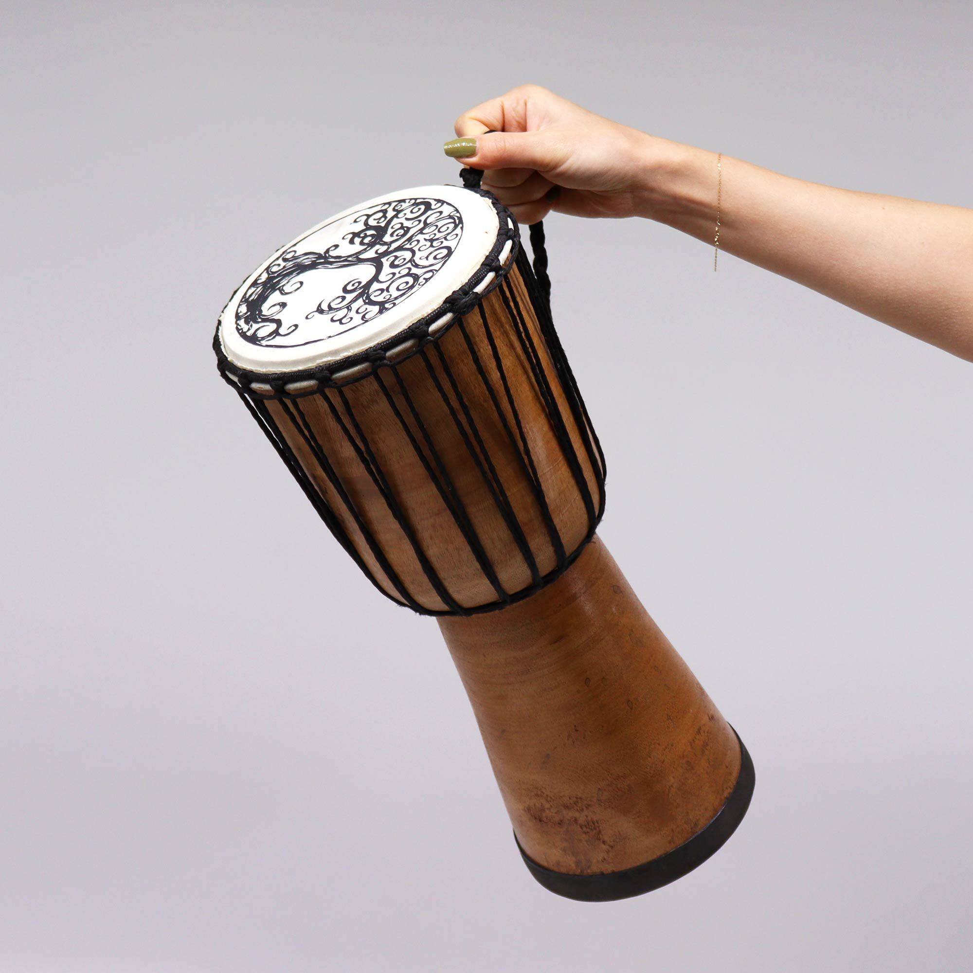 Tambor Djembé Artesanal com Pele Larga - 40 cm