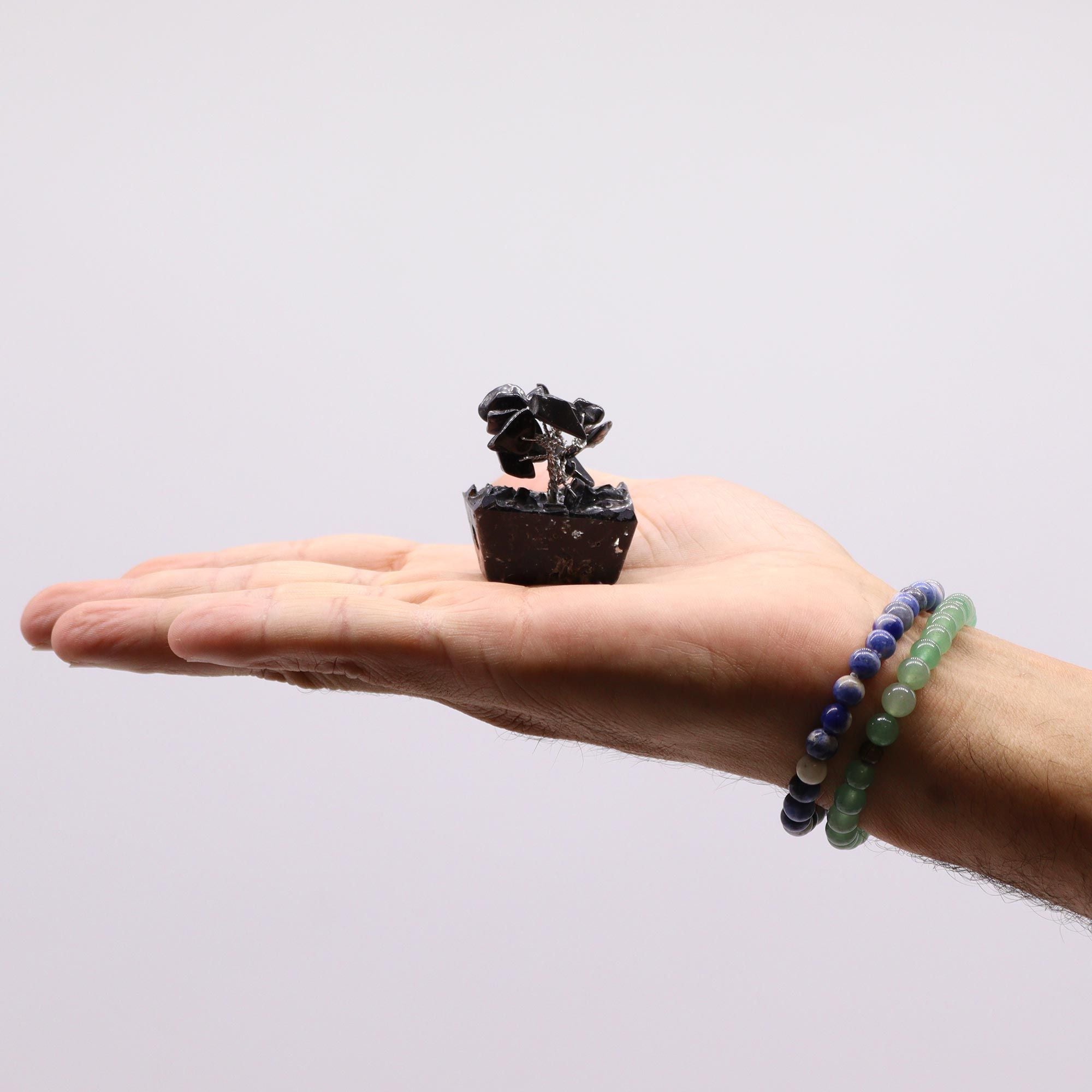 Mini Árvore de Pedras Naturais Base Orgonite Ágata Negra (15 Pedras)