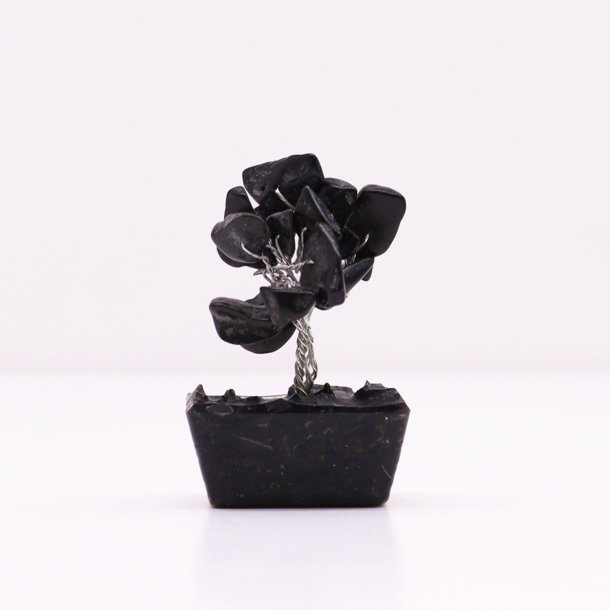 Mini Árvore de Pedras Naturais Base Orgonite Ágata Negra (15 Pedras)