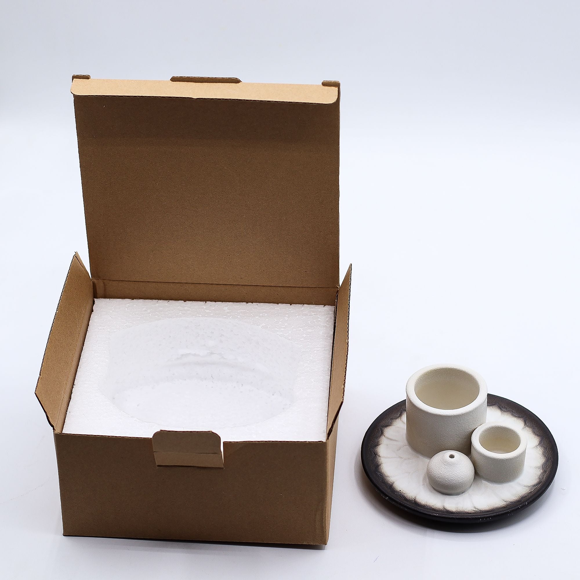 Soporte cerámico para Palo Santo e Incienso Mandala Blanco y Gris