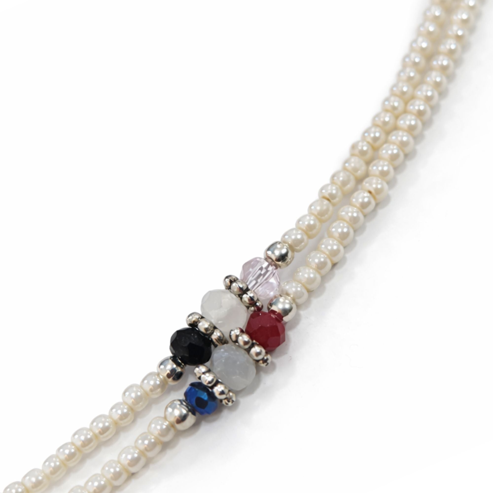 Colar Fino de Howlite Nepalês de Dupla Fila com Contas Facetadas - (42 cm)