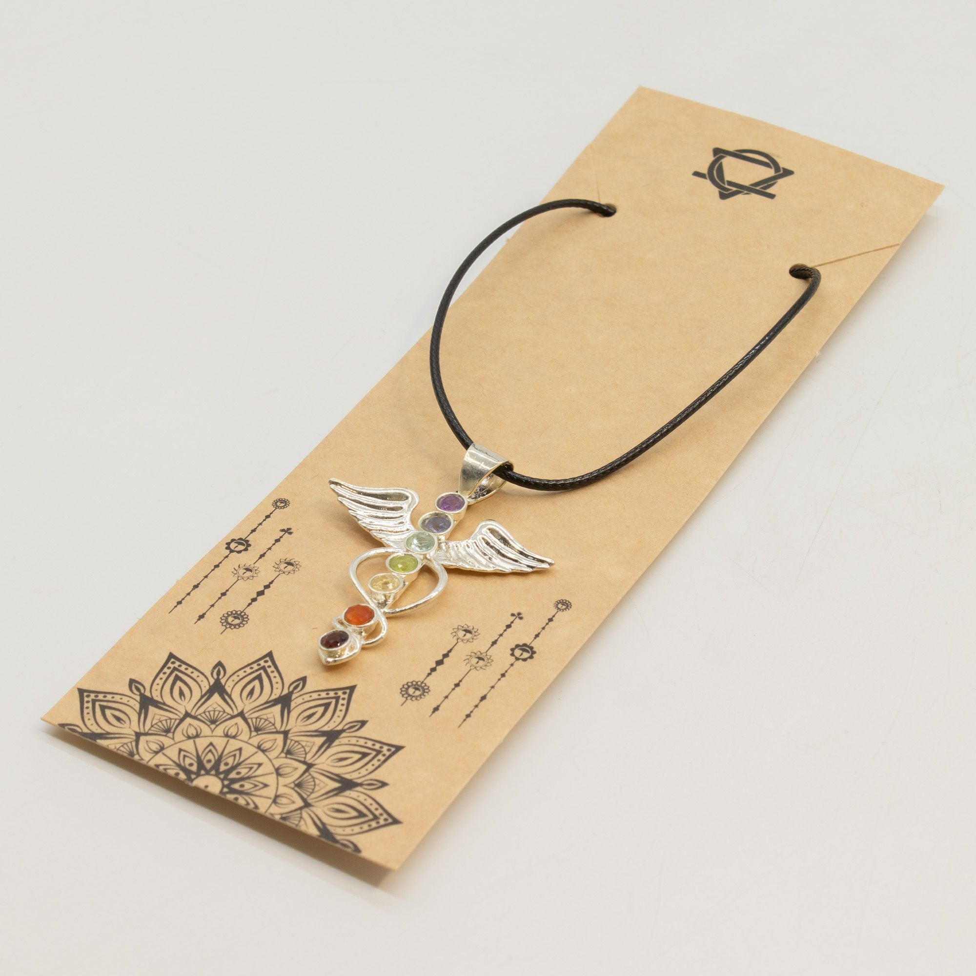 Pendente Devocional Banhado a Prata com Cordão de 45 cm - Anjo dos Chakras