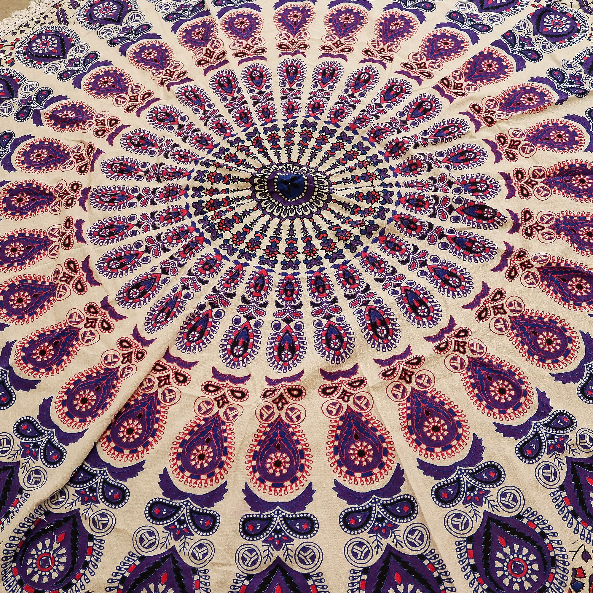 Mandala Redonda em Algodão Tons Púrpura Pavão