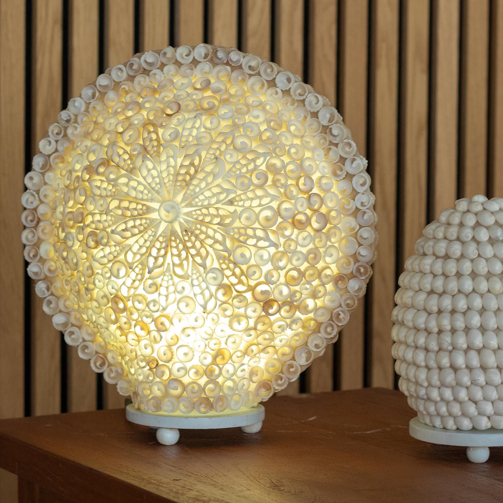 Lâmpada Boho de Conchas – Concha Redonda Grande