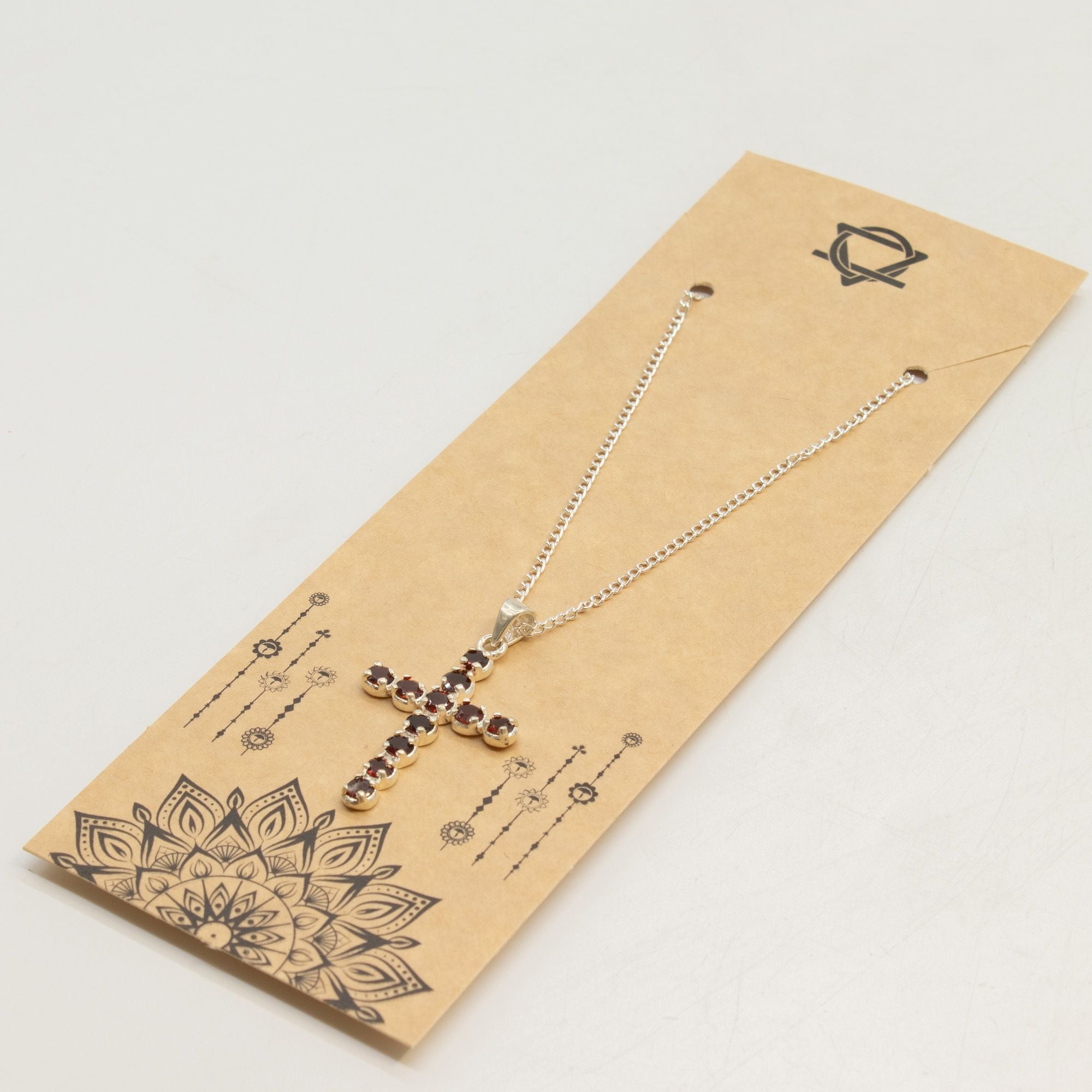 Pendente Devocional Banhado a Prata com Cordão de 45 cm - Crucifixo em Granada