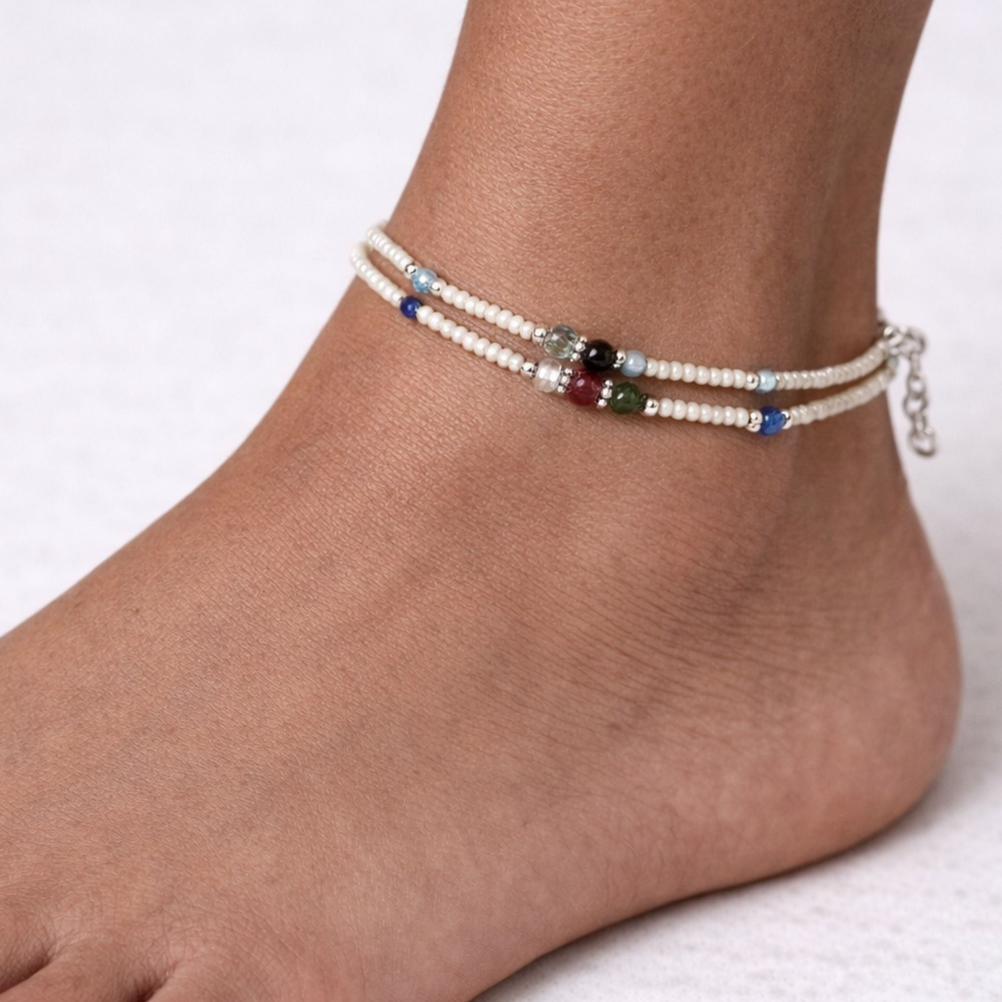 Tornozeleira Fina Nepalês de Dupla Fila com Contas Facetadas - (22 cm)