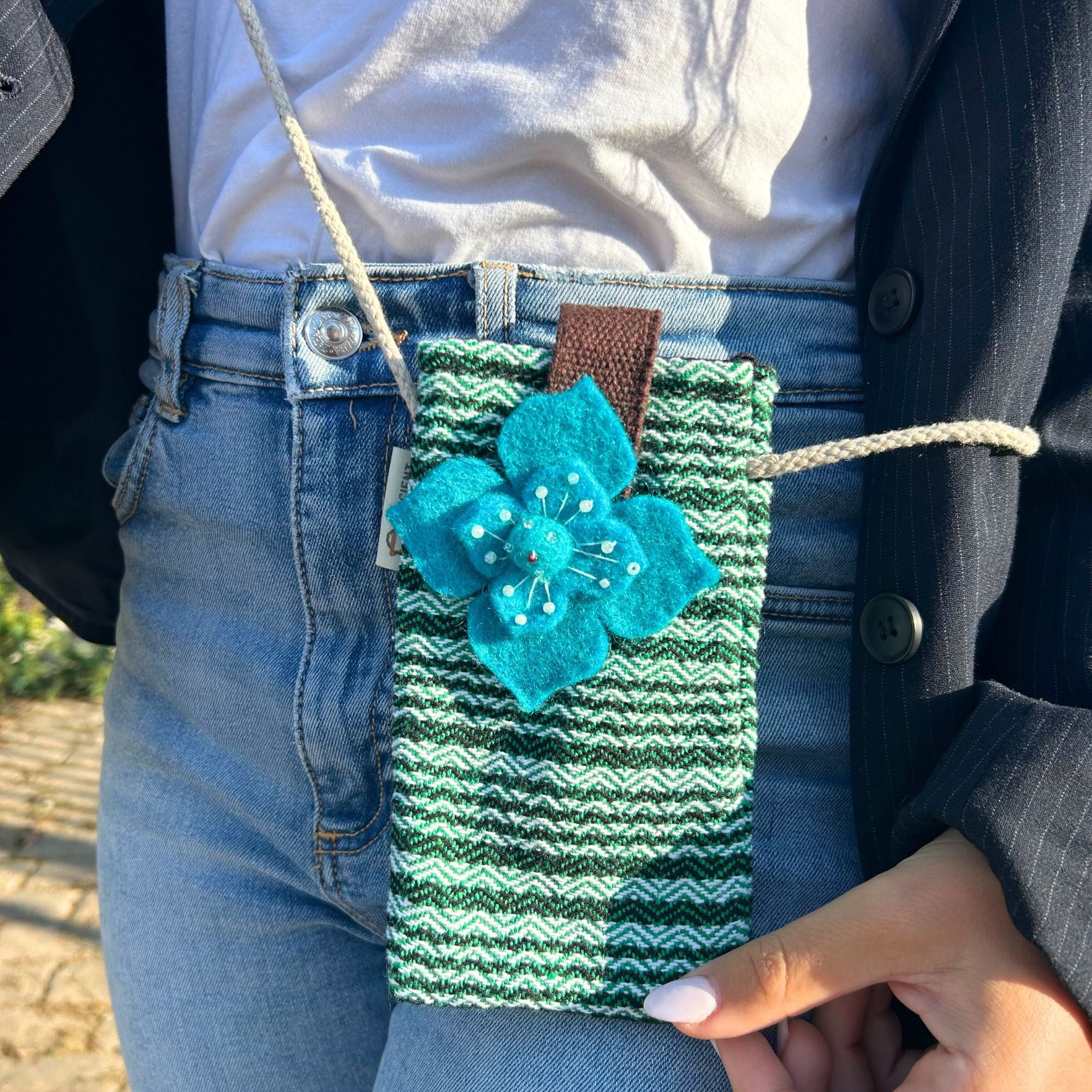Bolsa para Telemóvel com riscas verdes - Decorada com flores