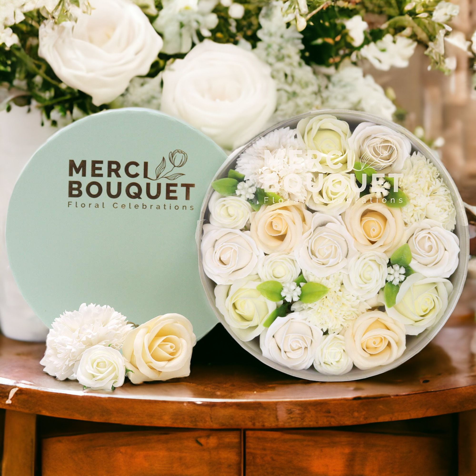 Caixa Redonda - Bênçãos de Casamento - Branco e Marfim