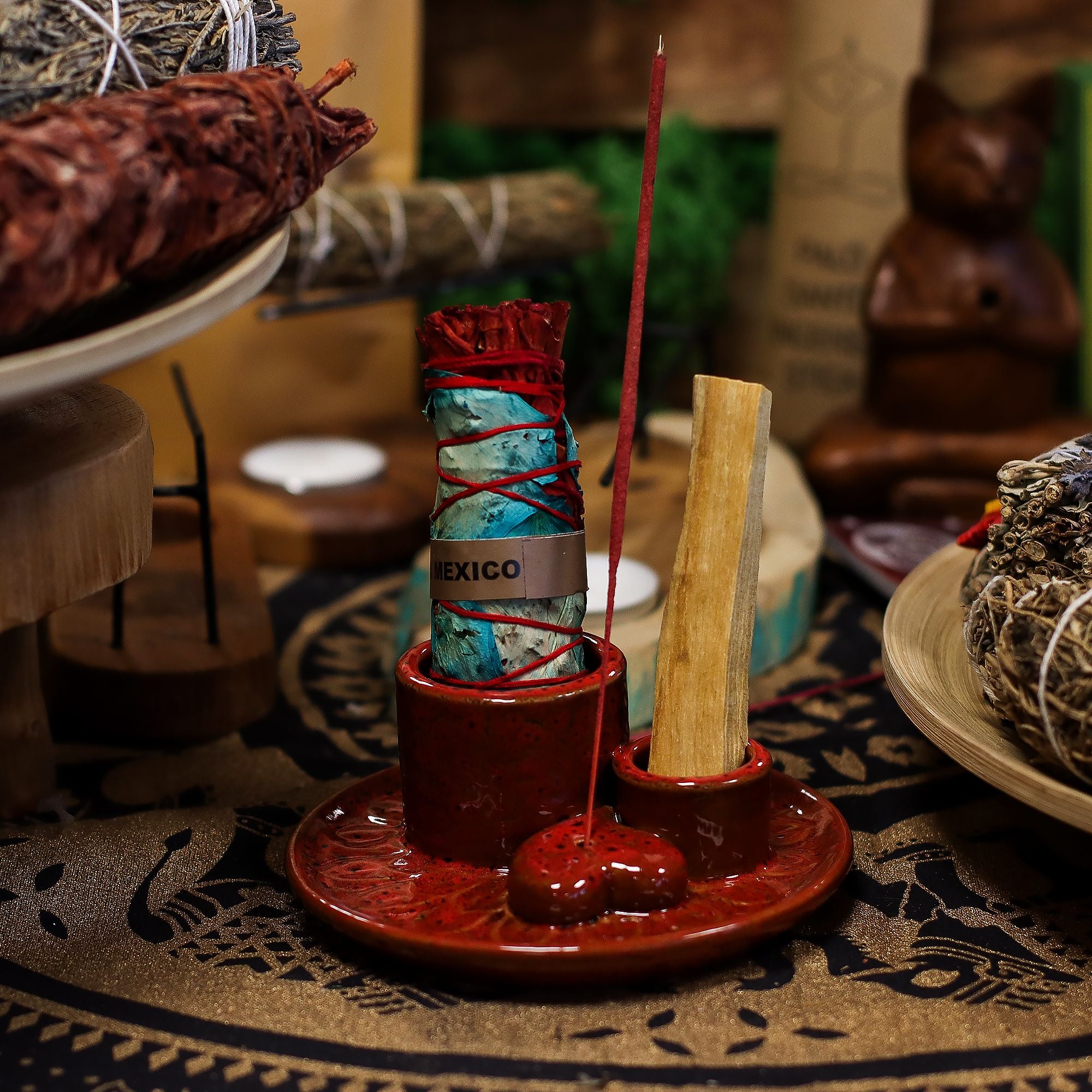 Suporte Cerâmico para Pau Santo e Incenso Mandala Vermelho com Coração Brilhante