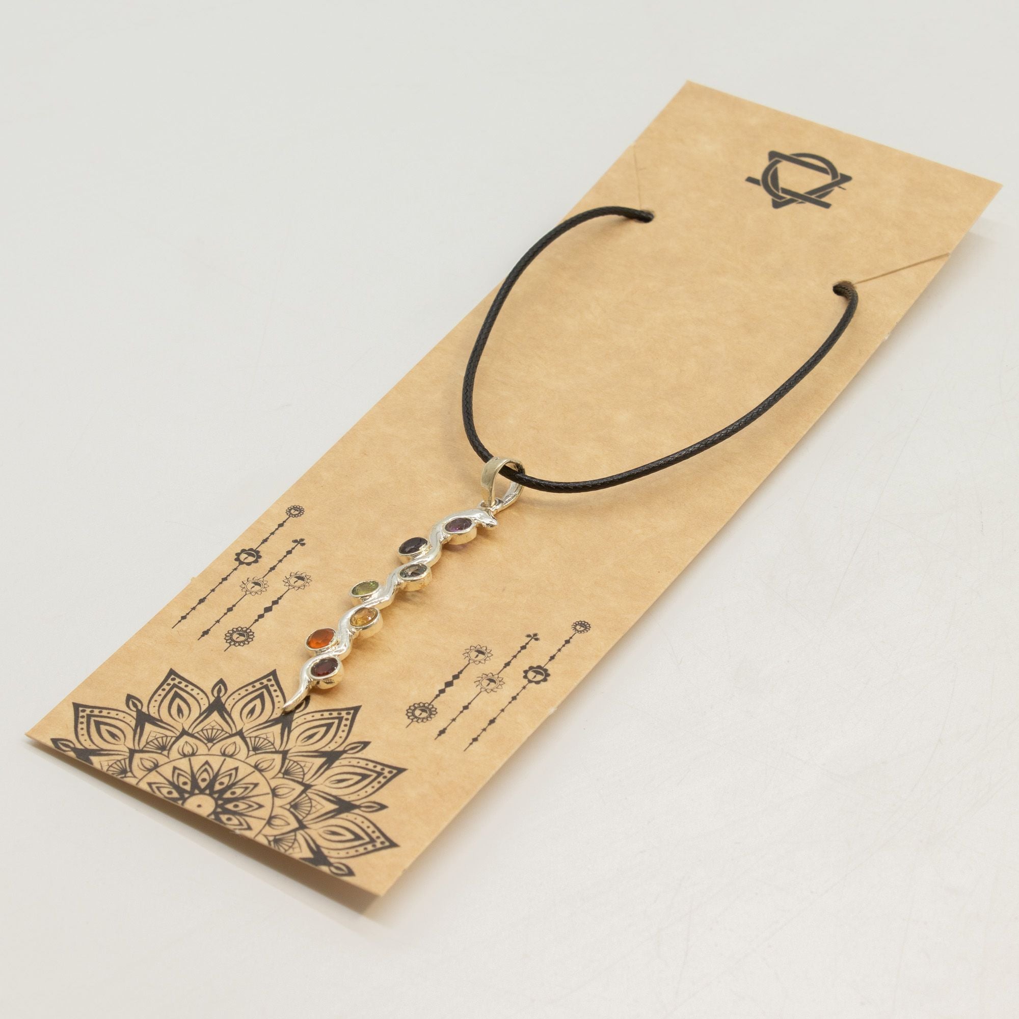 Pendente Devocional Banhado a Prata com Cordão de 45 cm - Chakra da Serpente