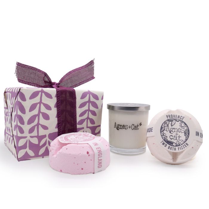 Conjunto de Oferta Bombas de Banho de Provença e Chá & Rosas + Vela Pedra da Lua