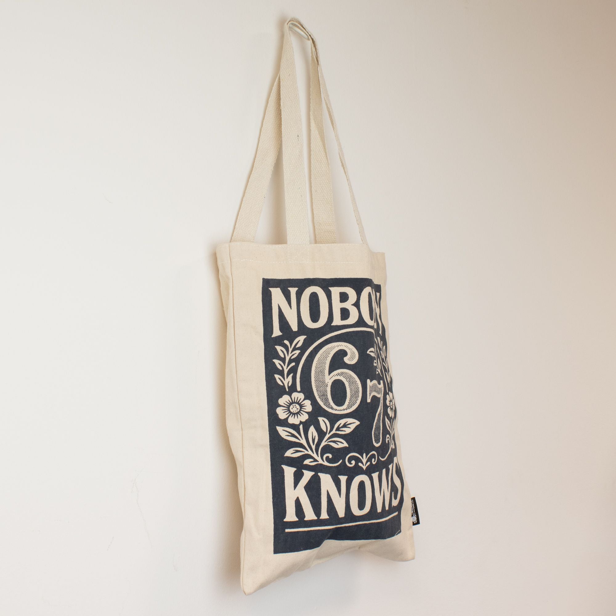 Bolsa Tote em Algodão Nomad Sari Nobody Knows 67 Natural 41 x 31 cm