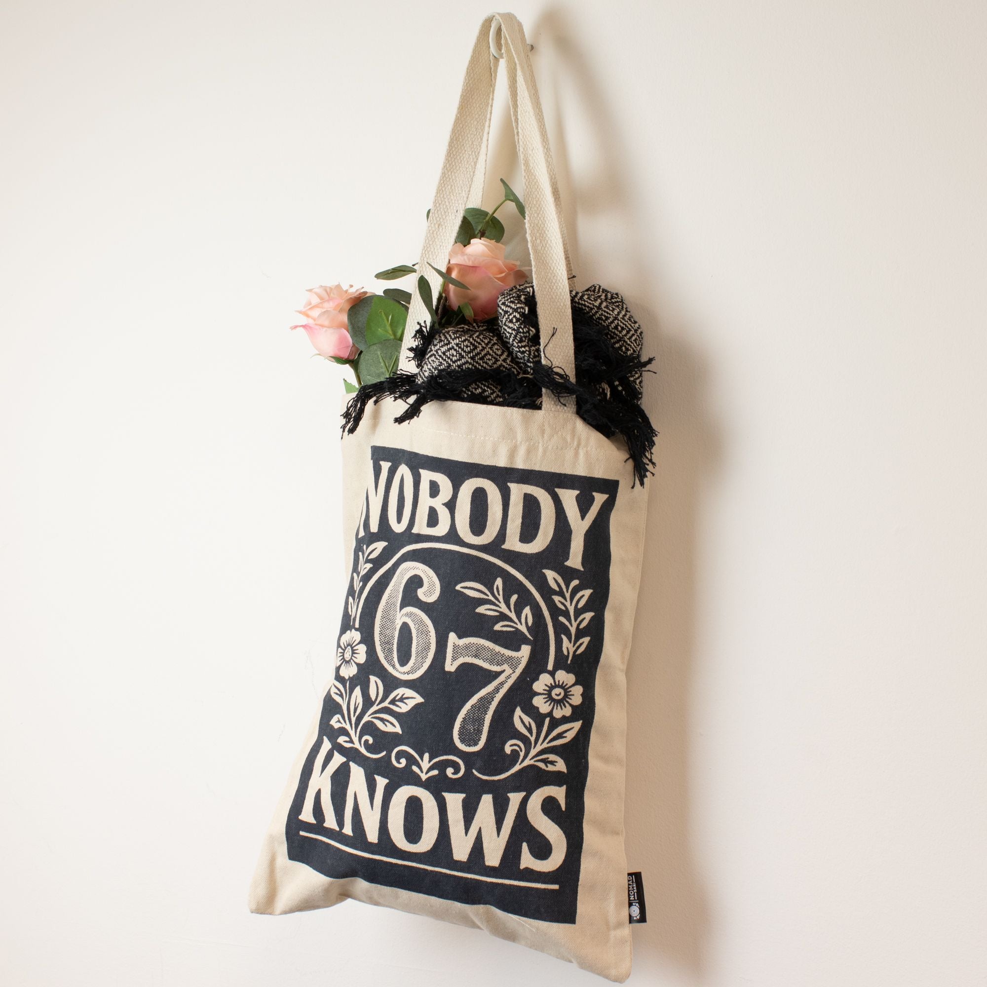 Bolsa Tote em Algodão Nomad Sari Nobody Knows 67 Natural 41 x 31 cm